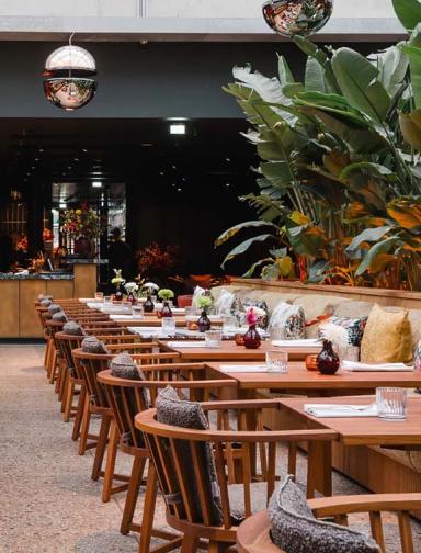 sly Berlin dining and bar area