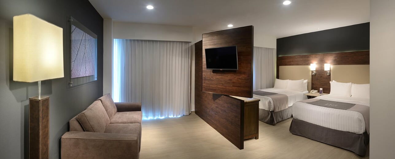 HS HOTSSON Smart Leon Centro Max Double Beds Guest Suite