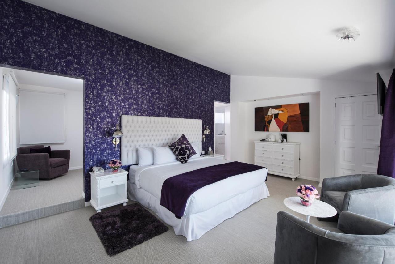 mansion guestroom