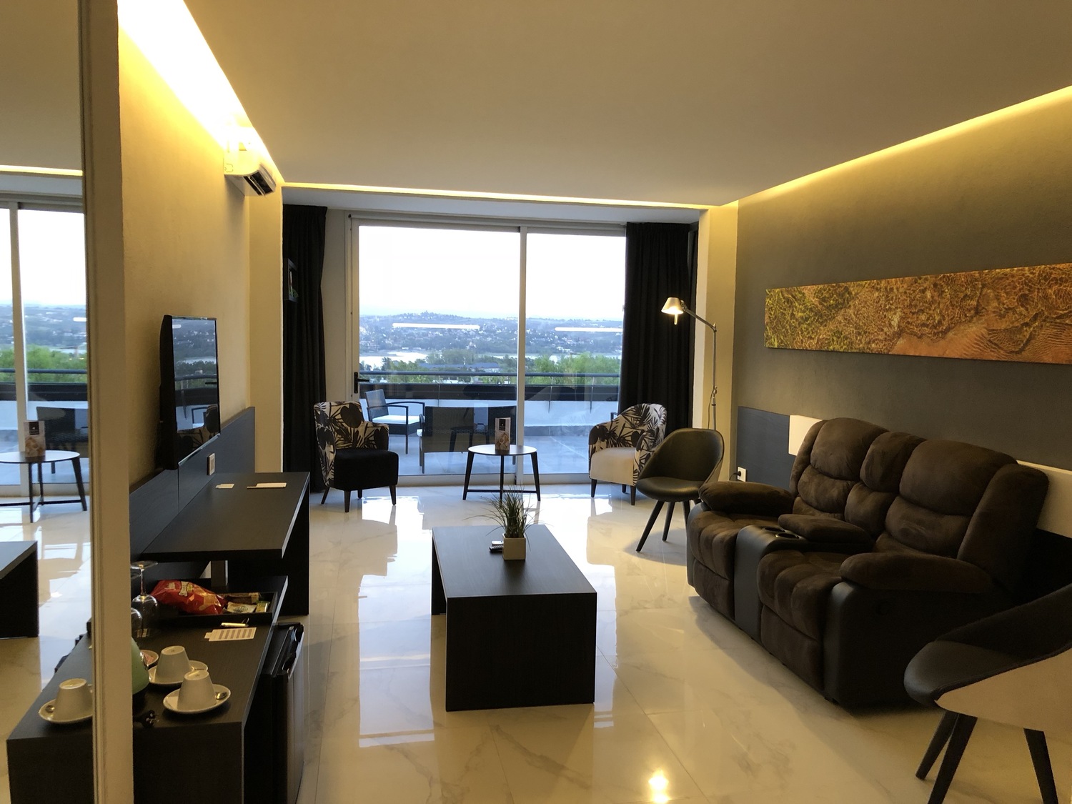 Pinares Panorama Suites Spa & Convention Center grand suite panorama