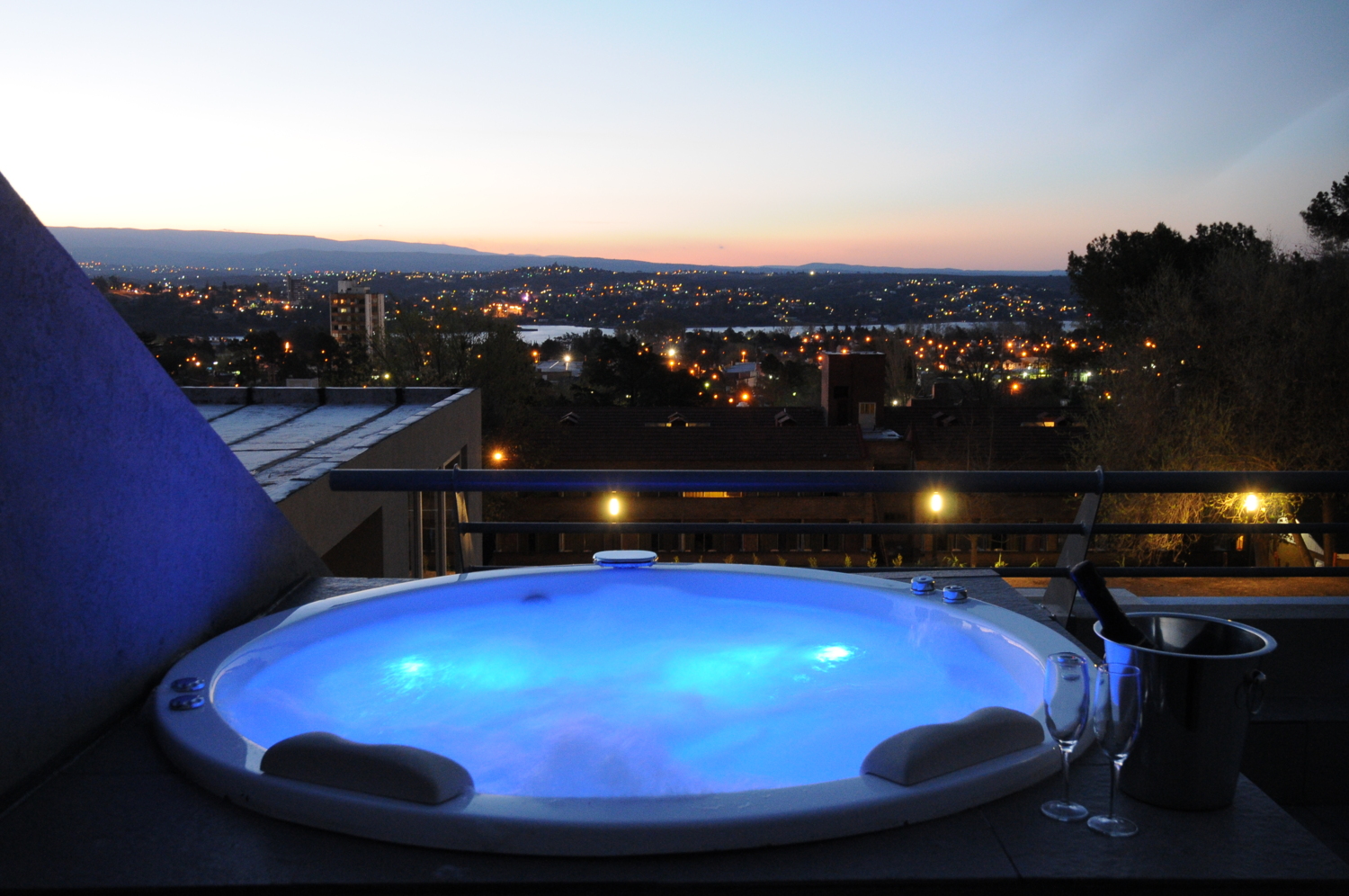 Pinares Panorama Suites Spa & Convention Center jacuzzi externo deluxe