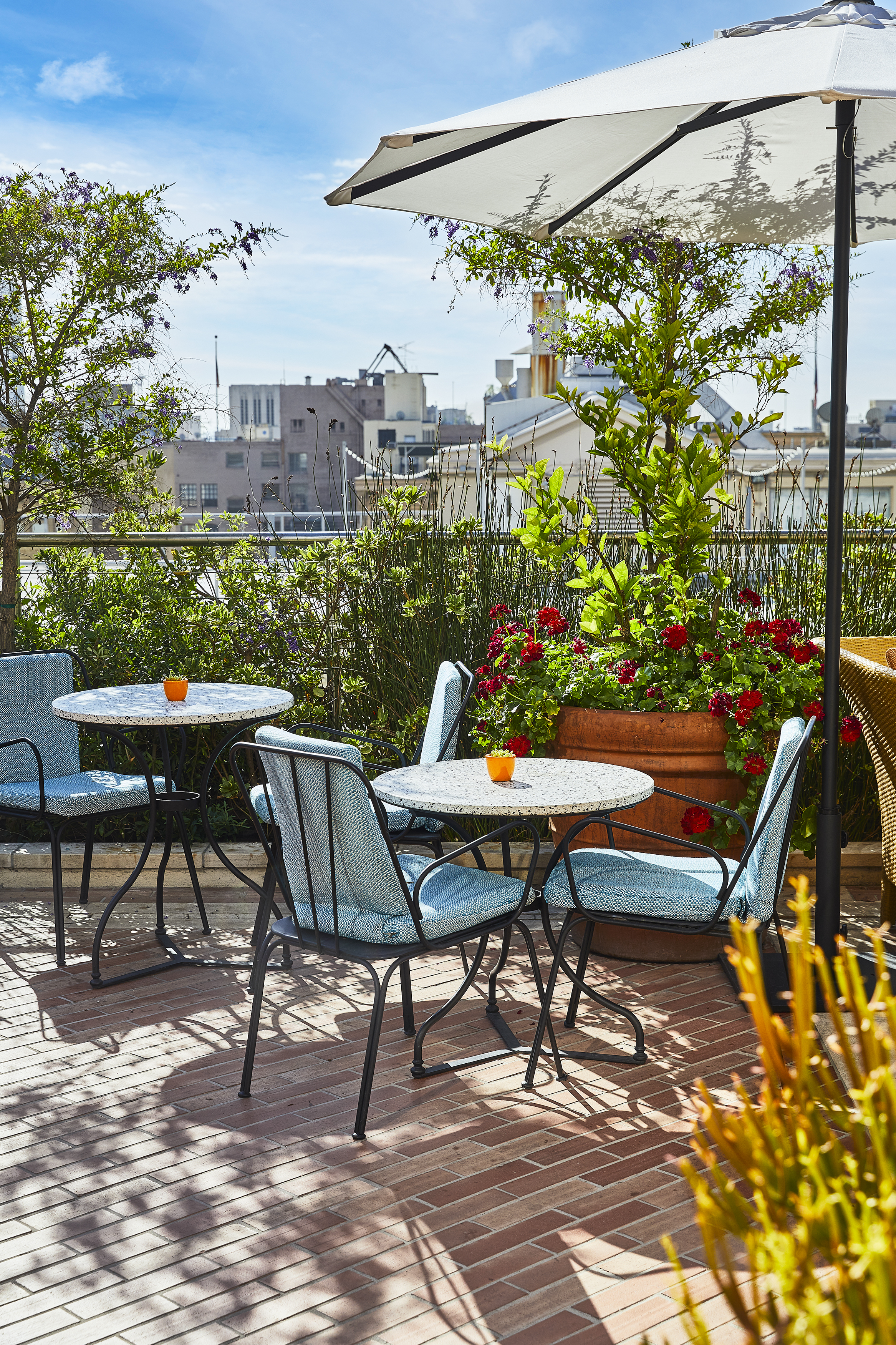 Hotel Per La rootop bar Table Seating