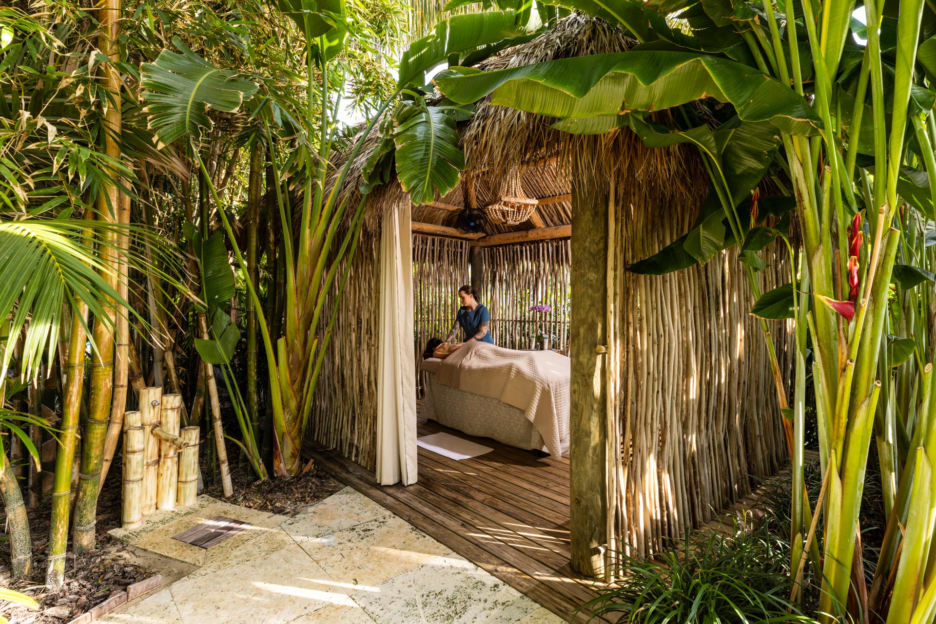 The Palms Hotel & Spa outdoor massage