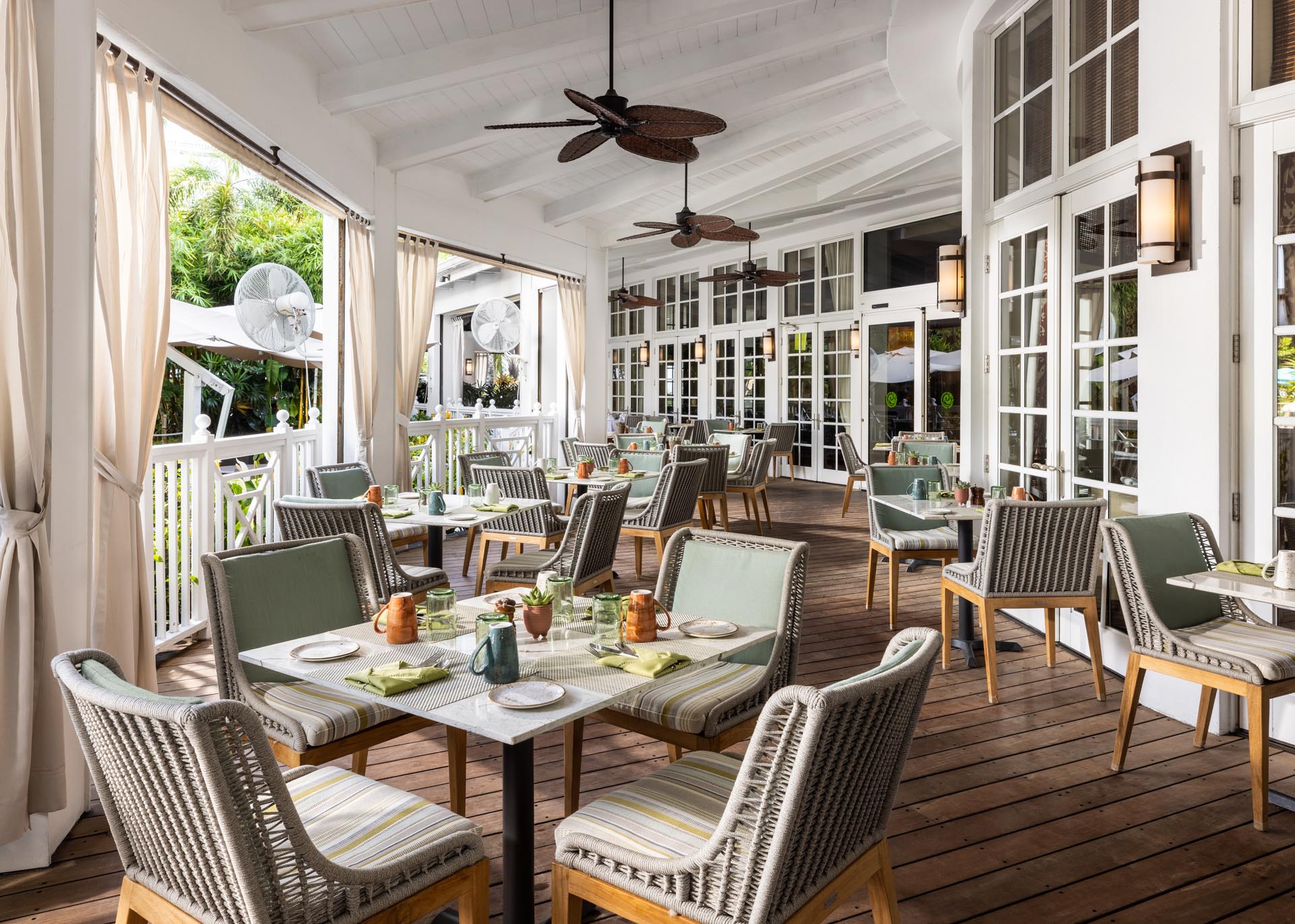 The Palms Hotel & Spa dining outdoor