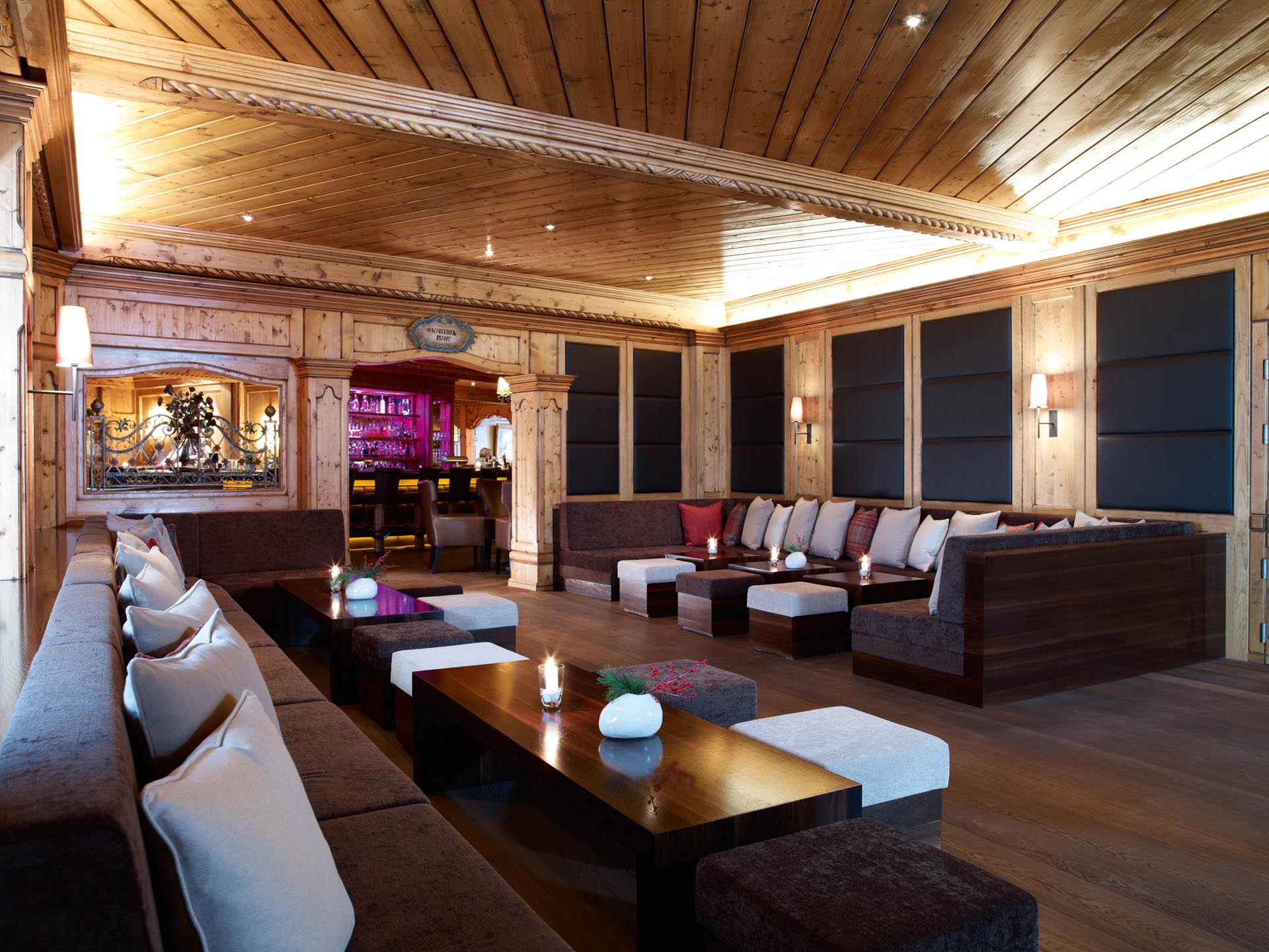 Interalpen-Hotel Tyrol Fireplace Bar