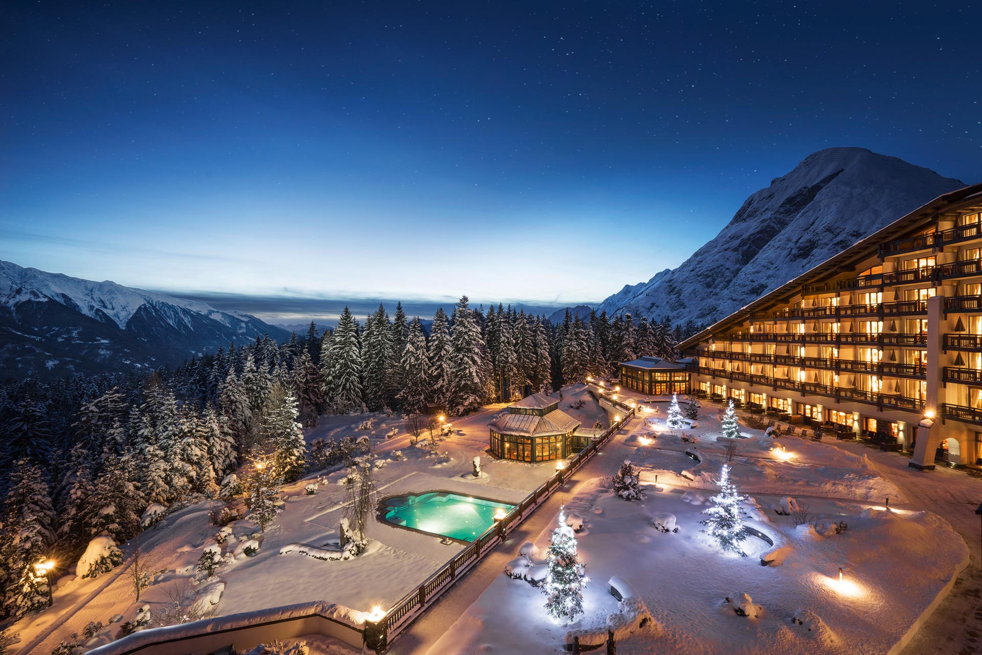 Interalpen-Hotel Tyrol at night