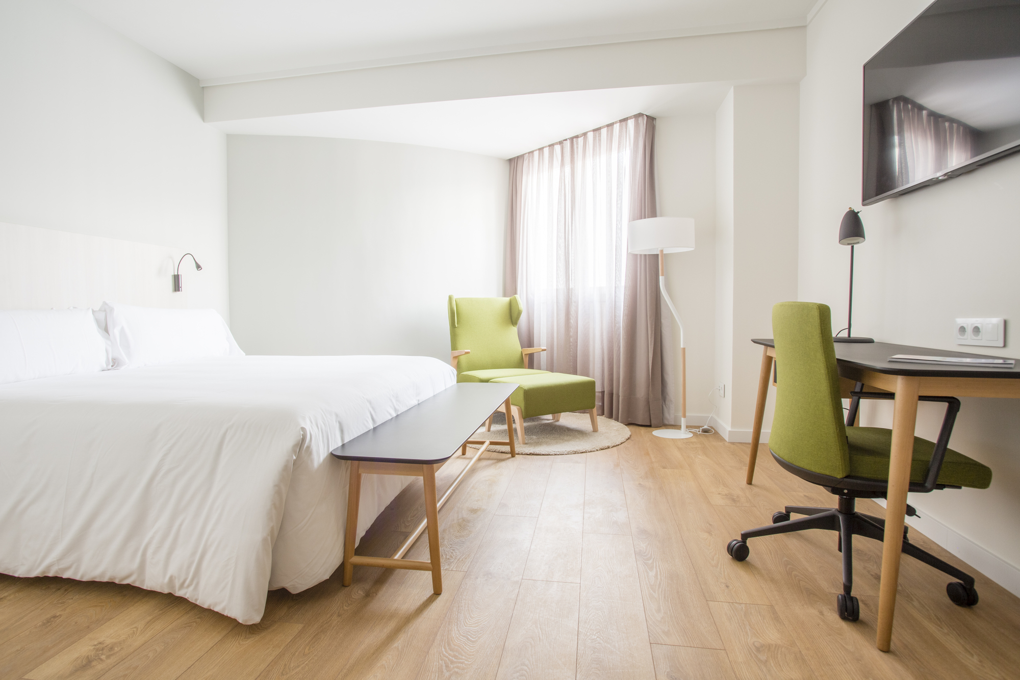 urban guestroom