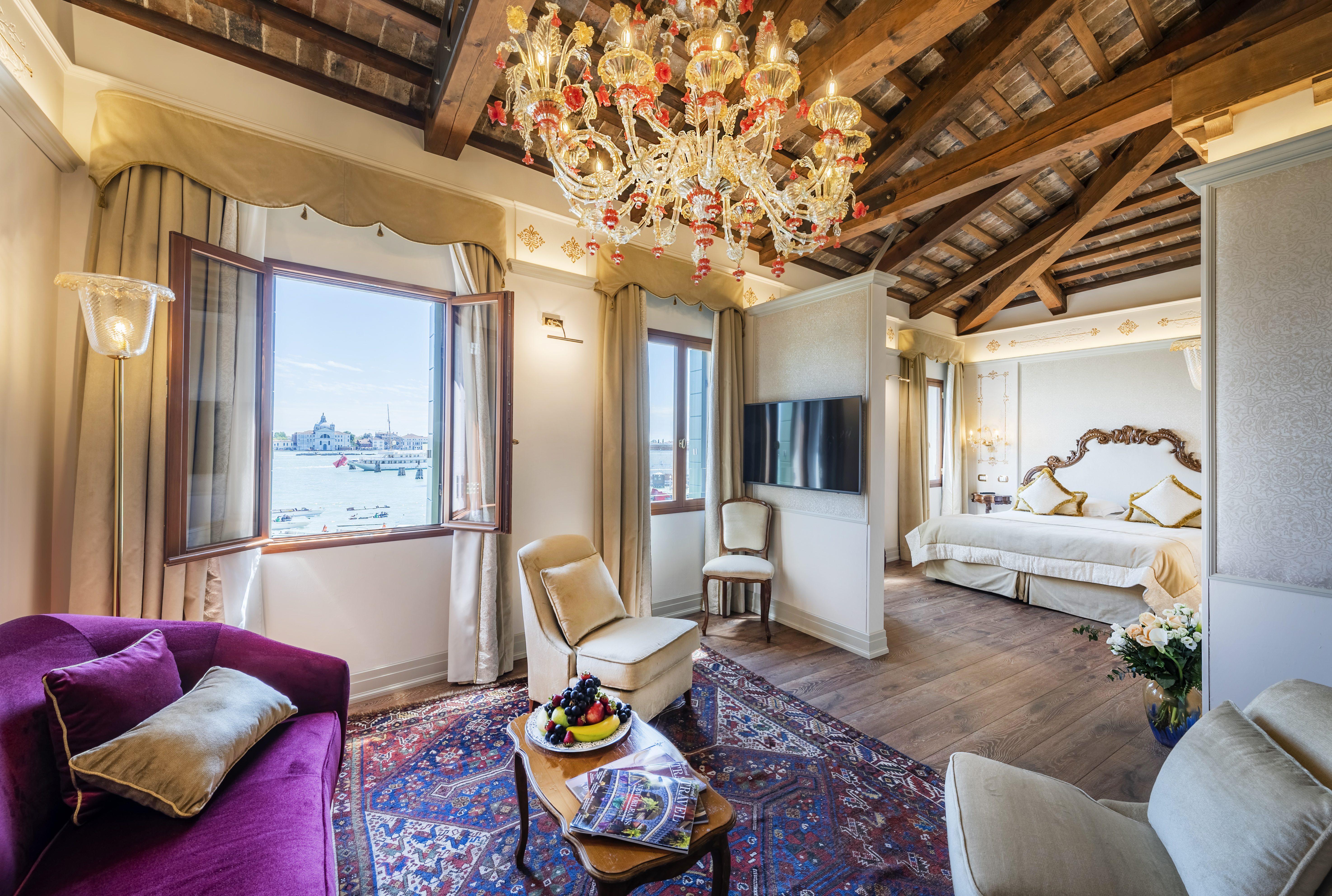 Suite with grand canal view