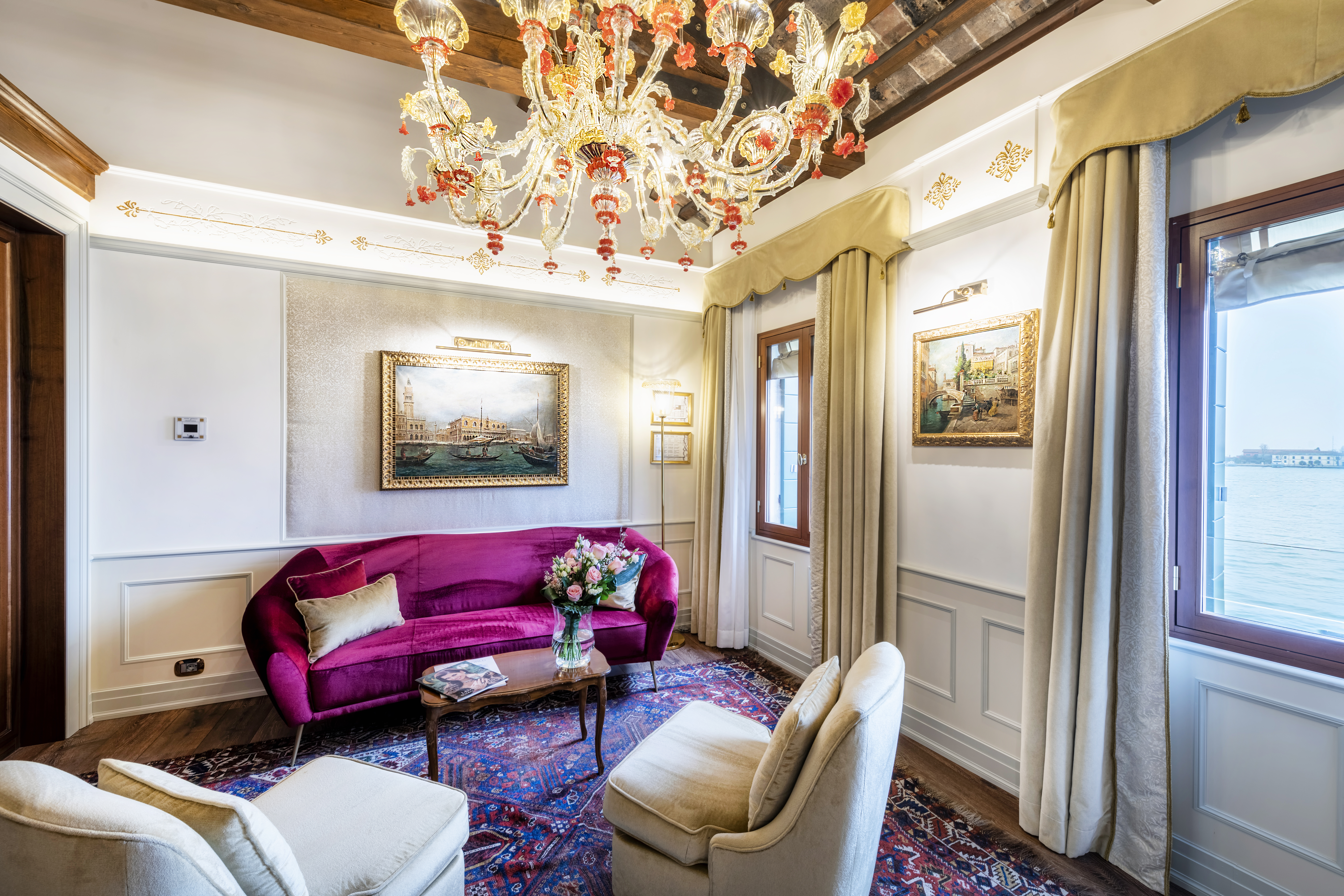 Suite with grand canal view