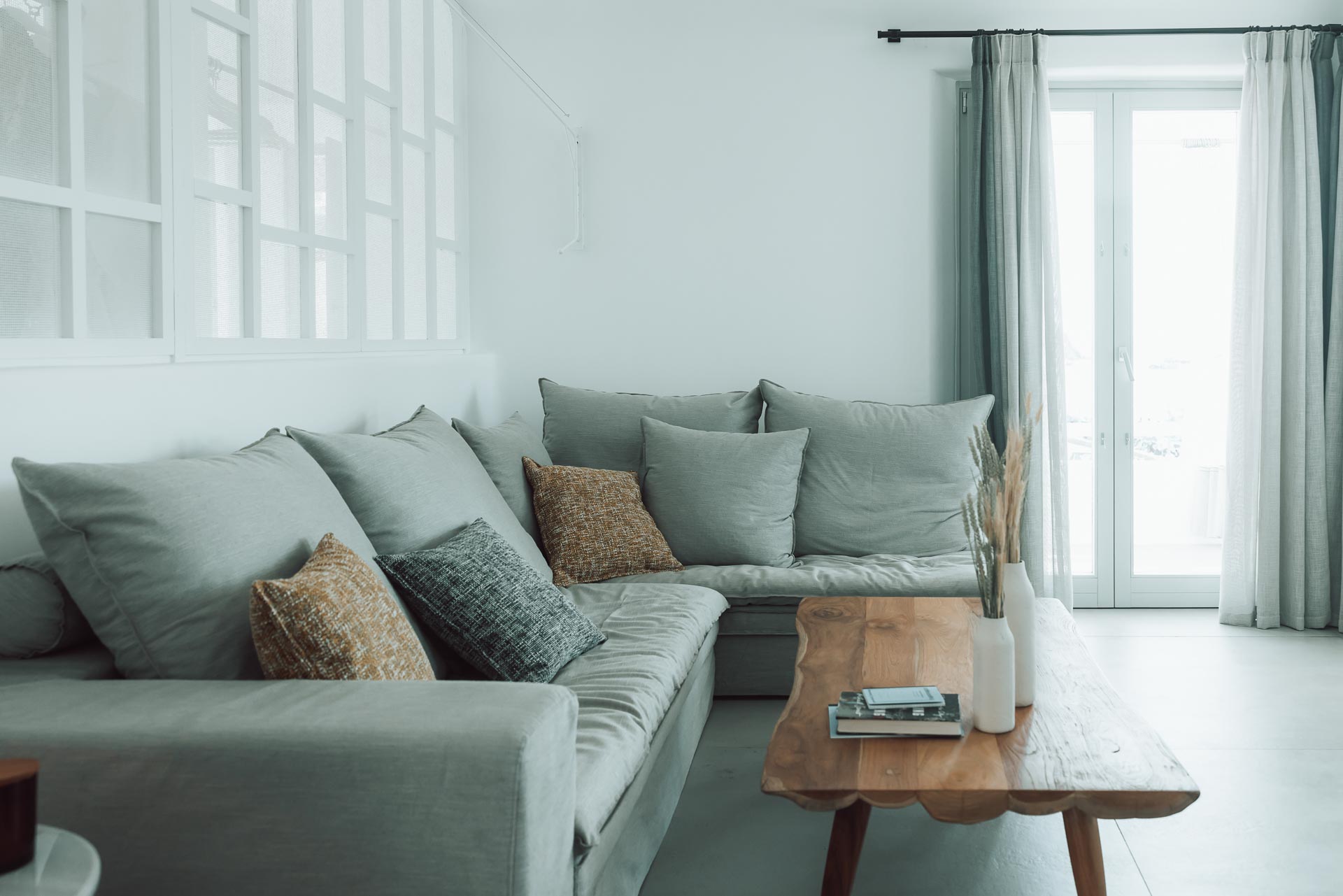 Blanc Suite Living Space