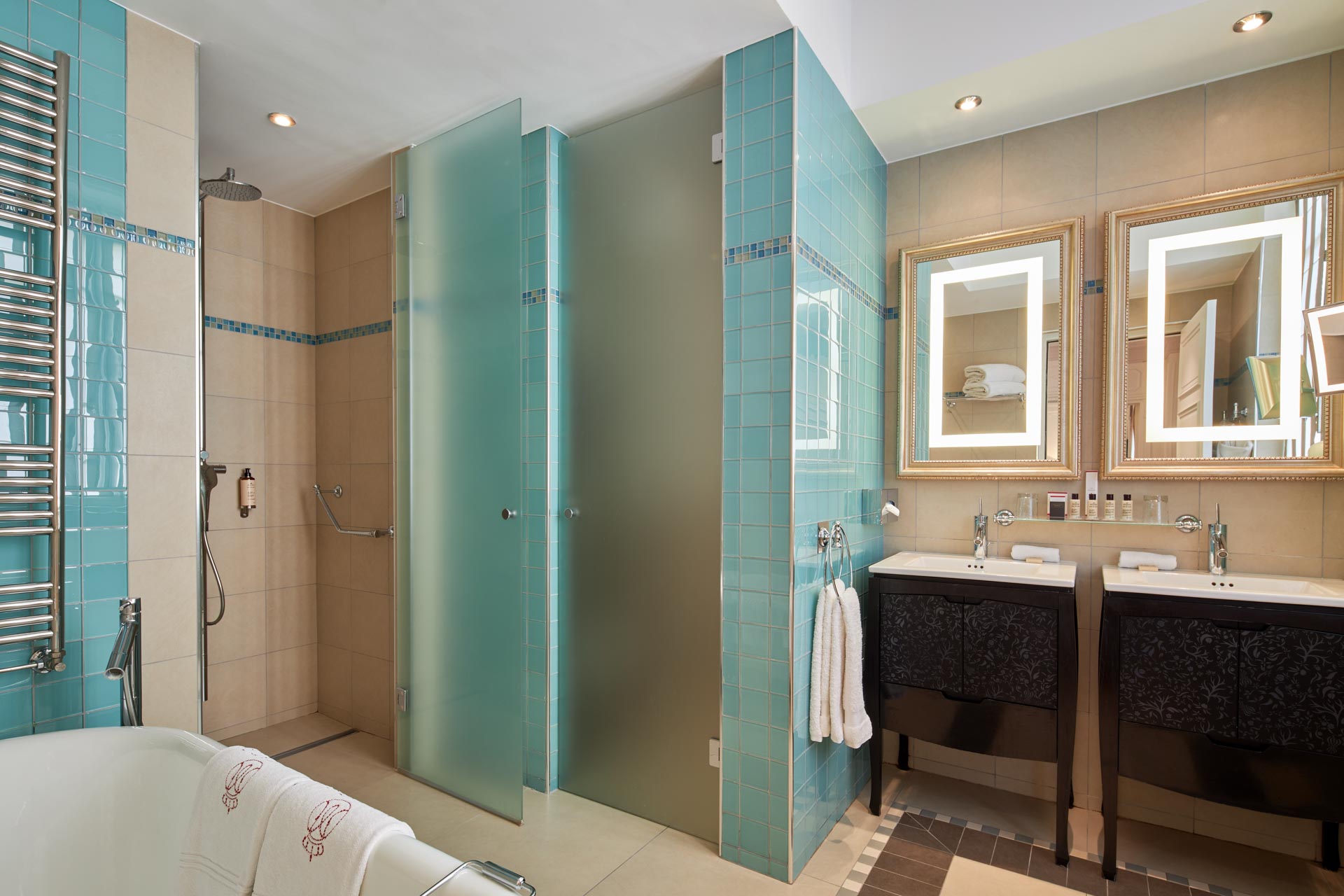 Prestige Suite Bath