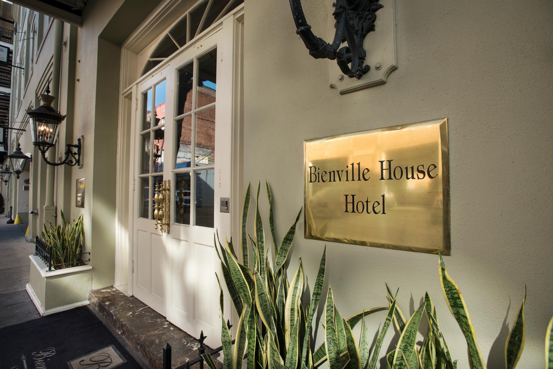 Bienville House Hotel Entrance