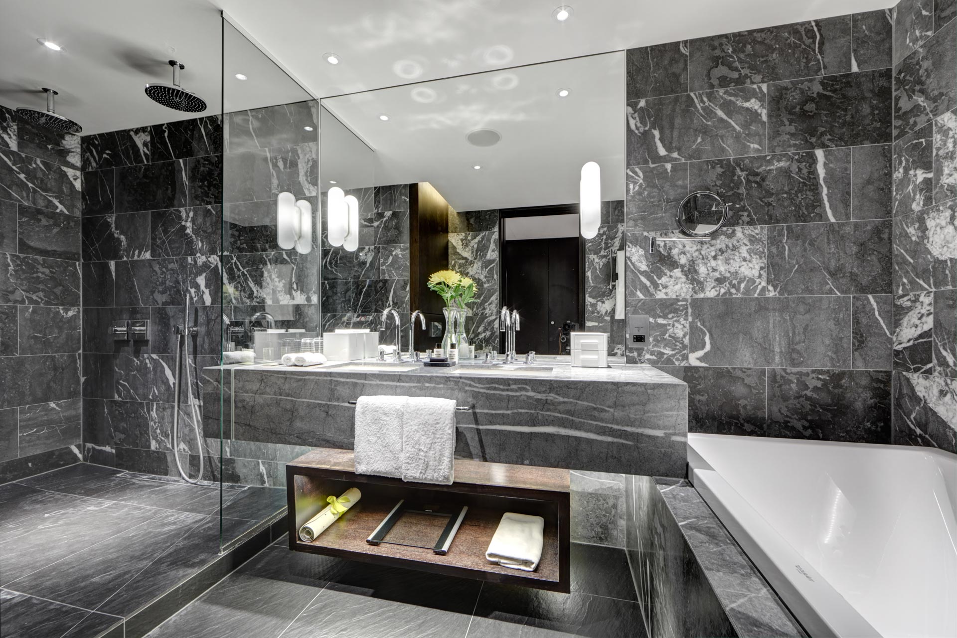 Luxury Room Bath