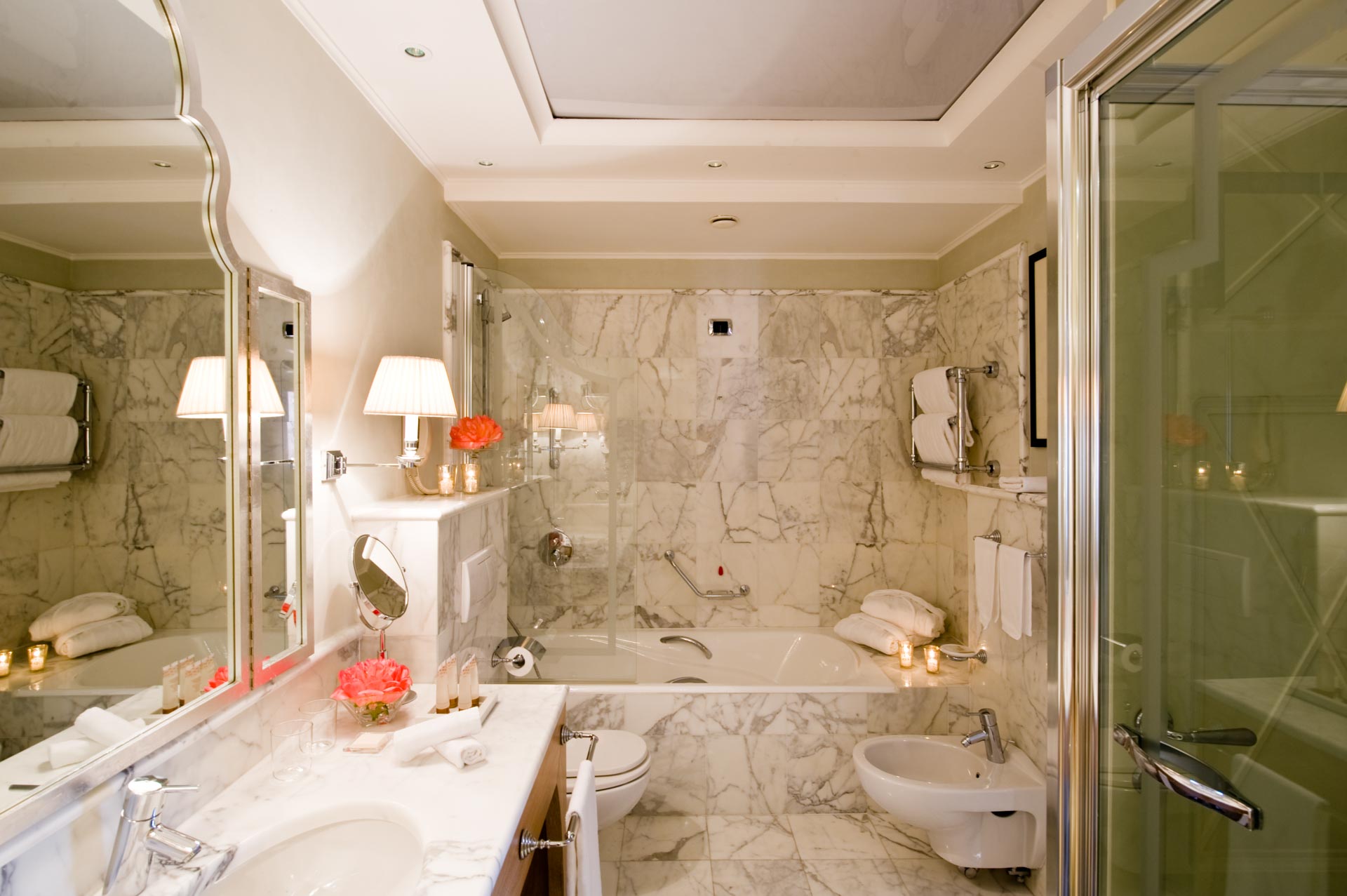 Deluxe Room Bath