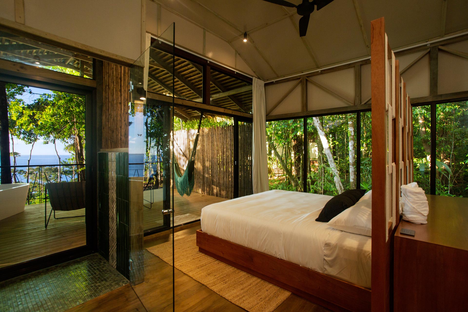 Oceanview Treehouse Guest Accommodaiton
