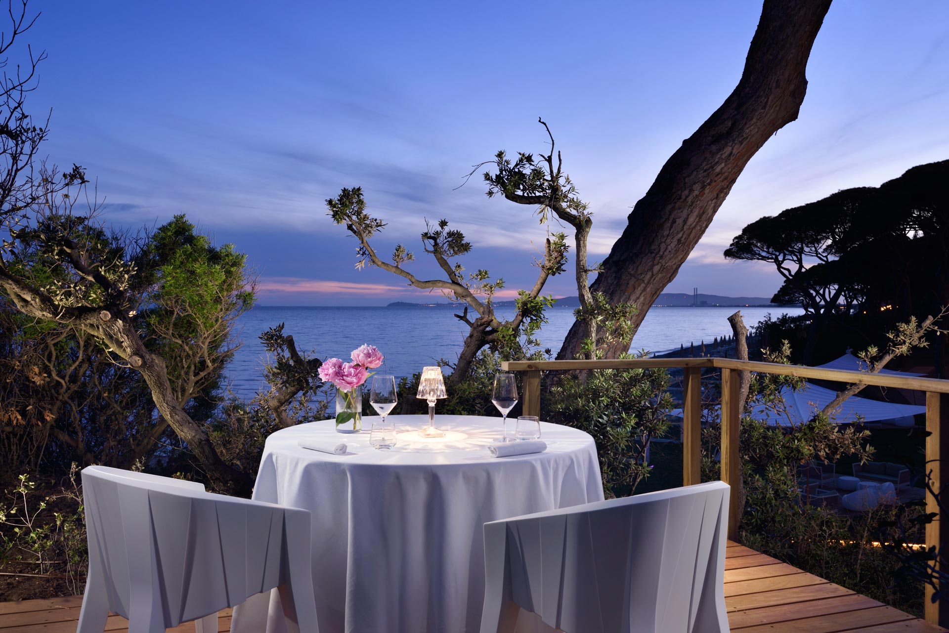 Romantic outdoor dining