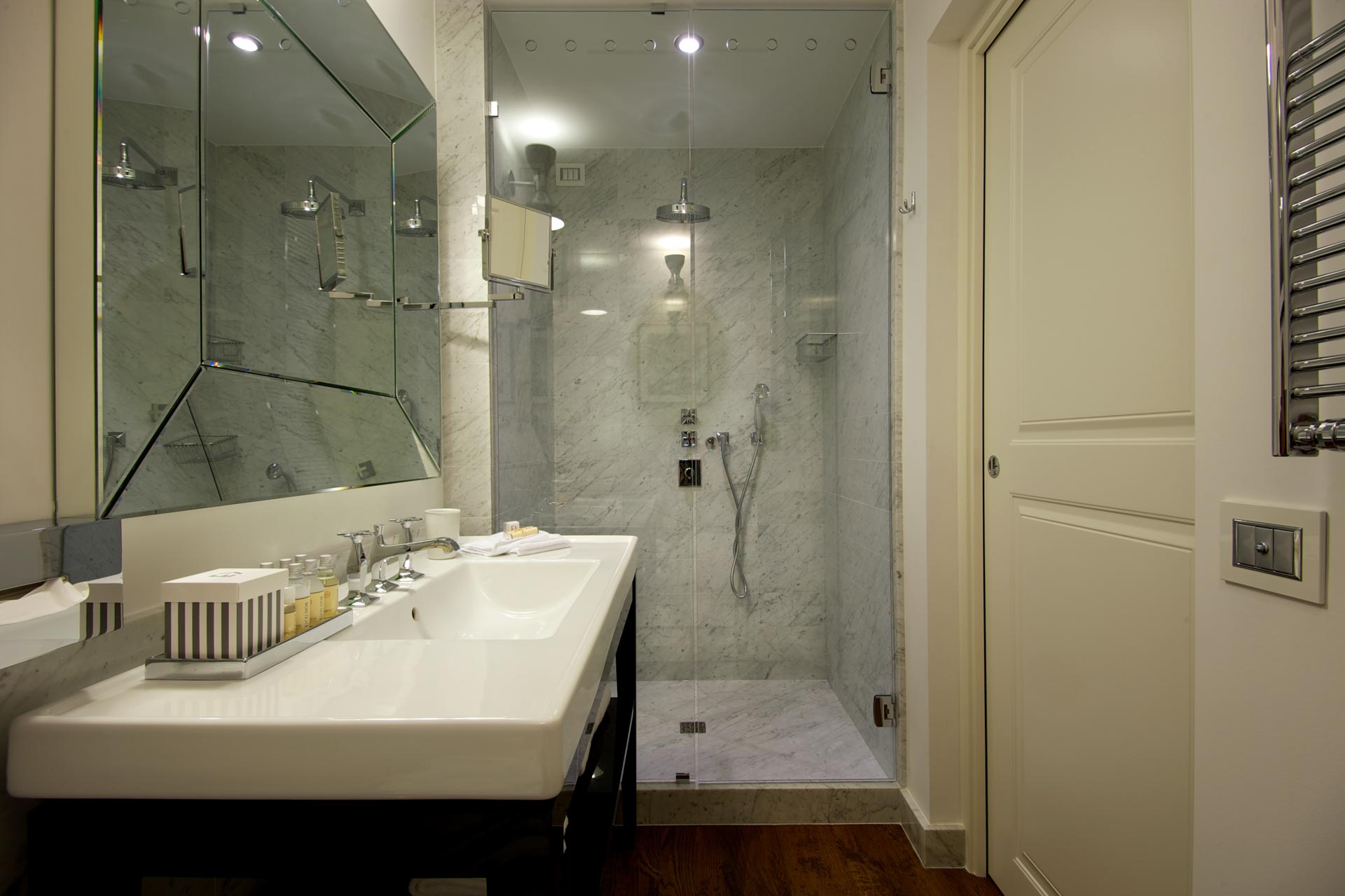 HOTEL EXCELSIOR SPA & LIDO Guest Bathroom