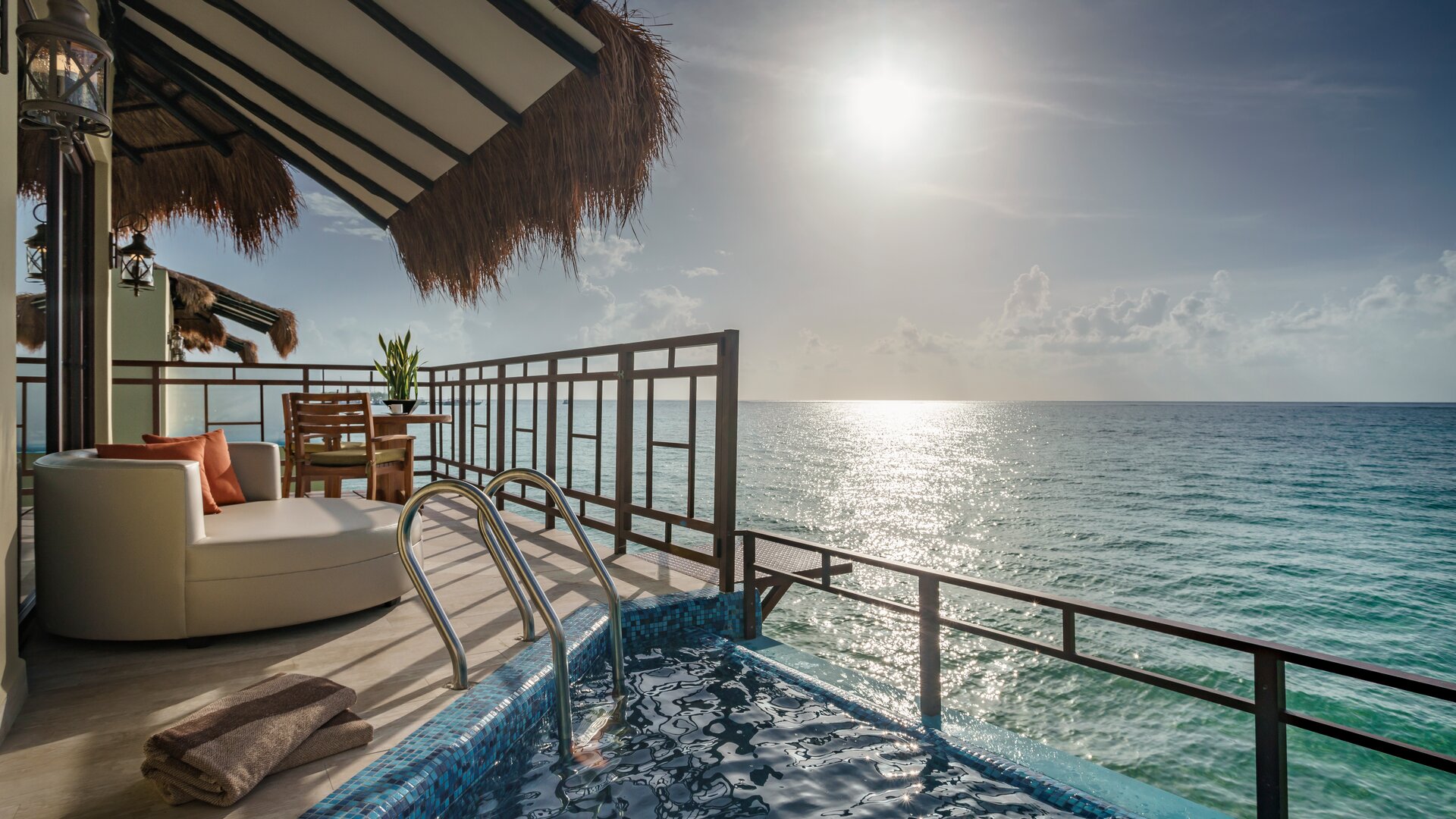 Bungalow Patio with Pool