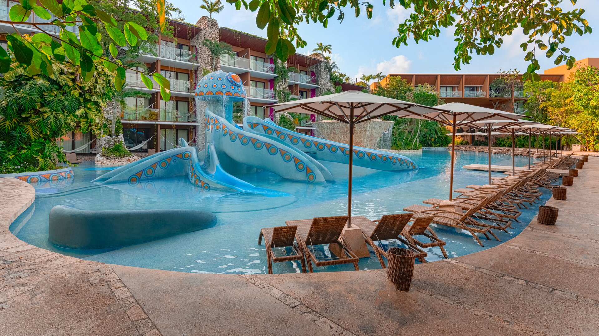 Octopus Slide Pool