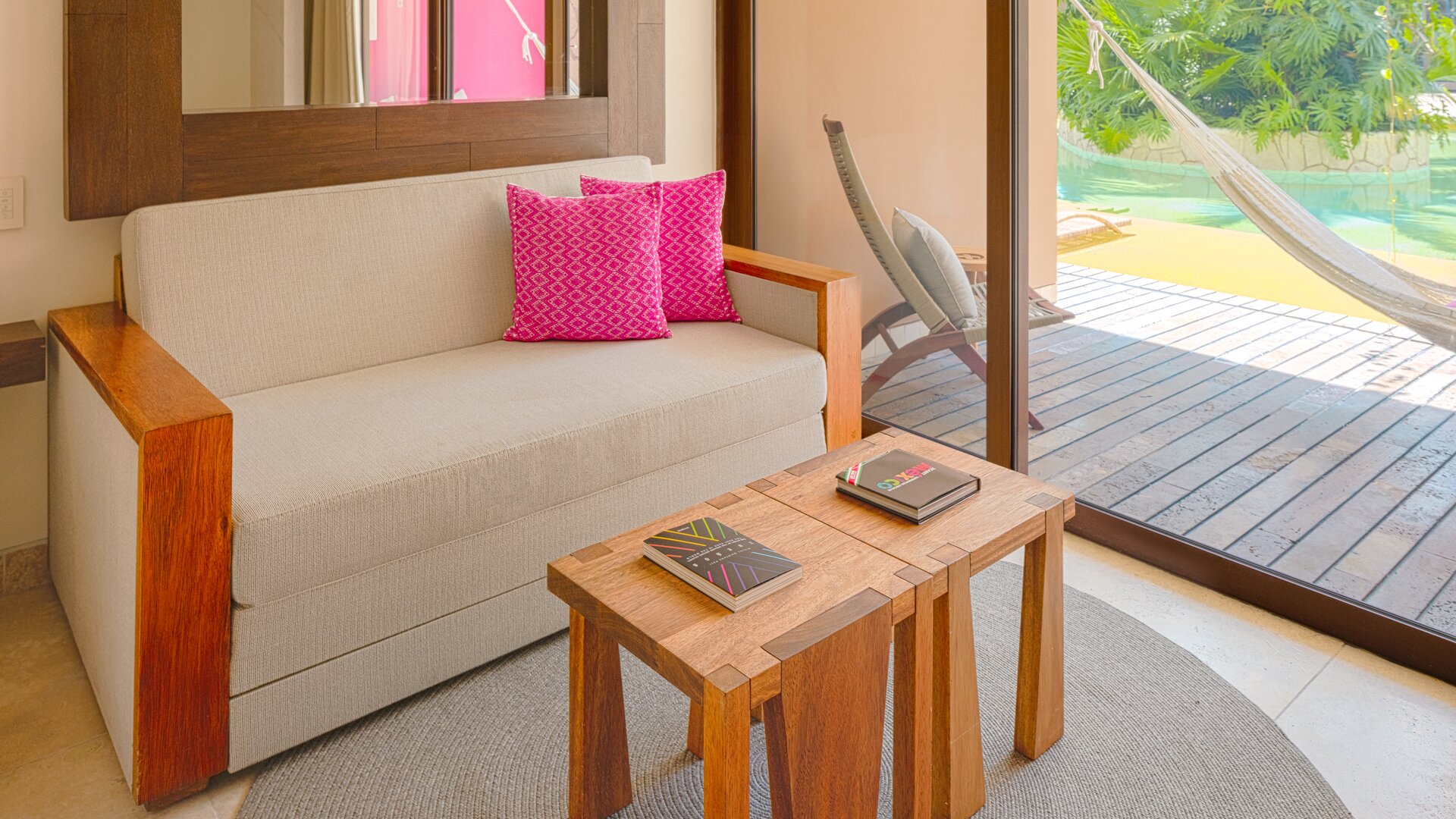 Swim-up Garden Suite Seating Area