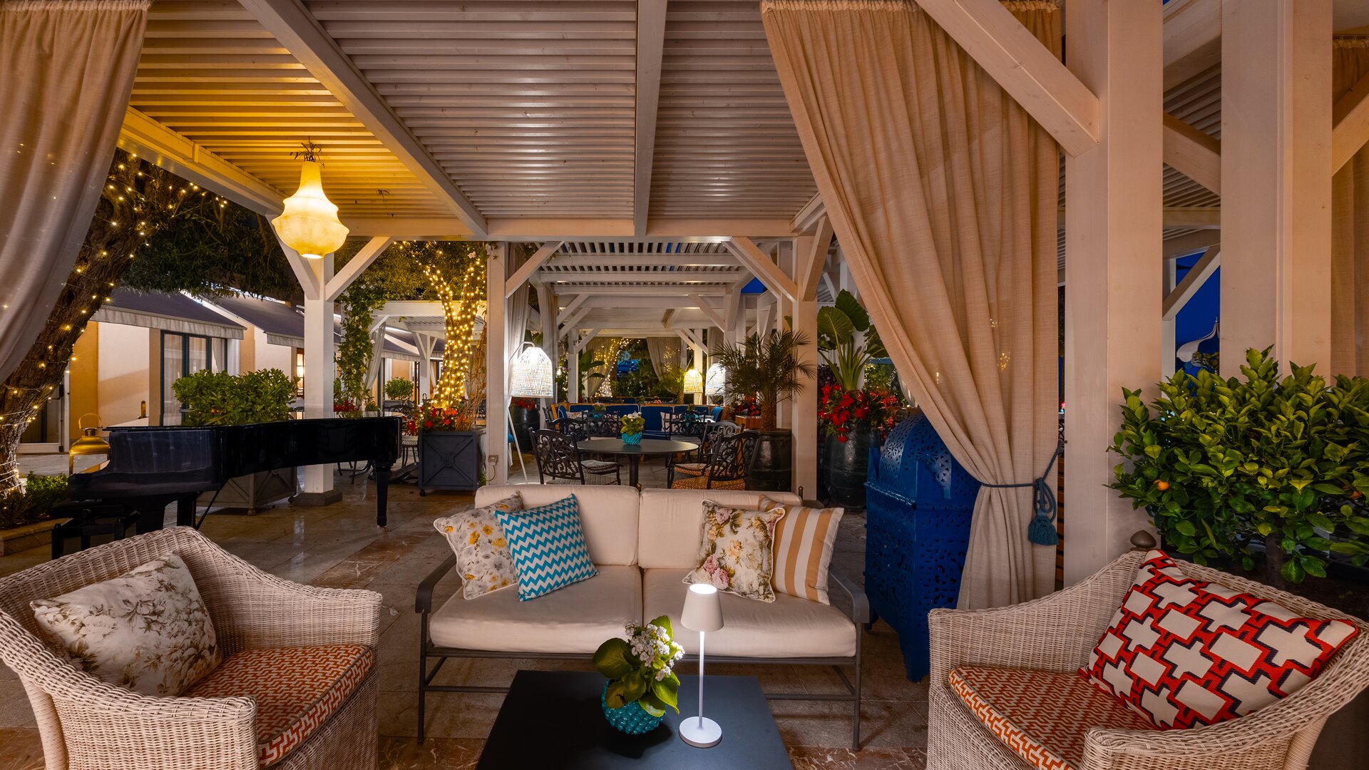 Ulivum Terrace Lounge