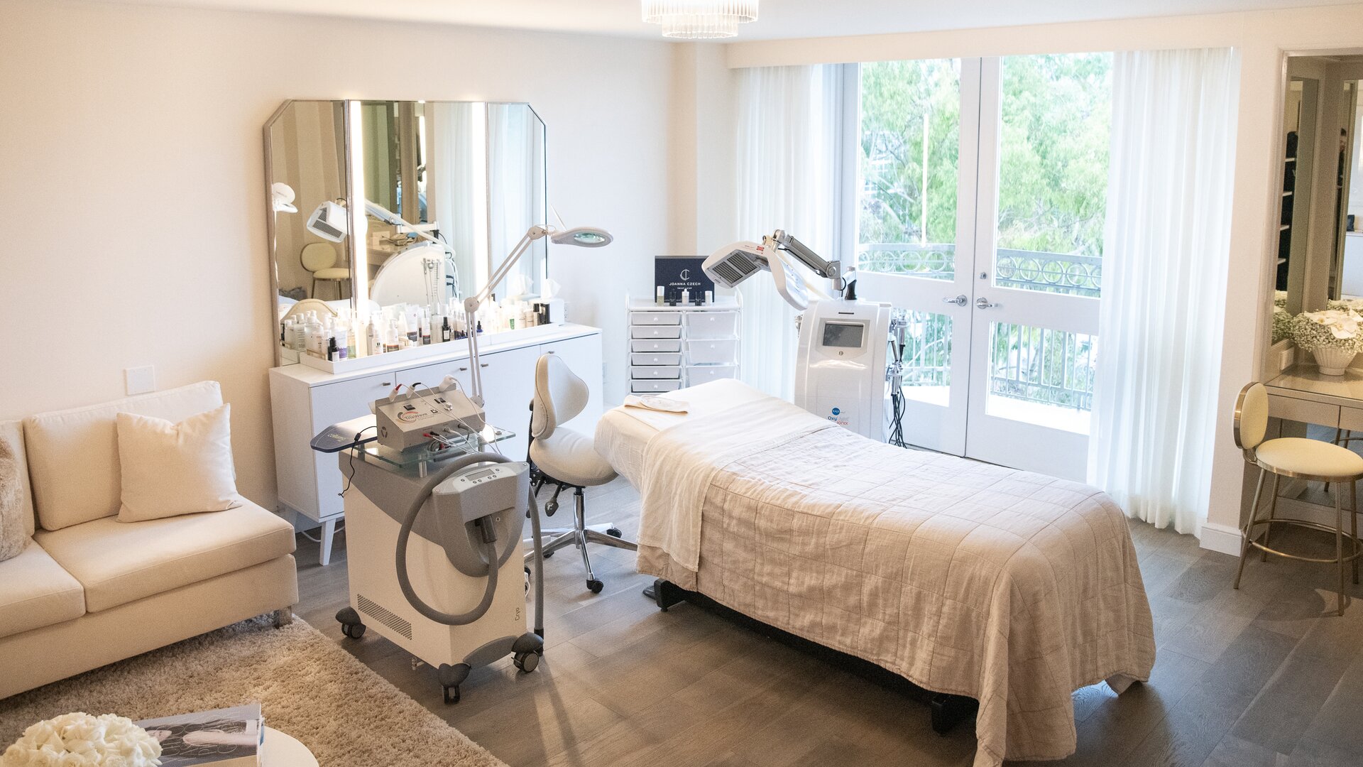 Joanna Czech Skincare Studio