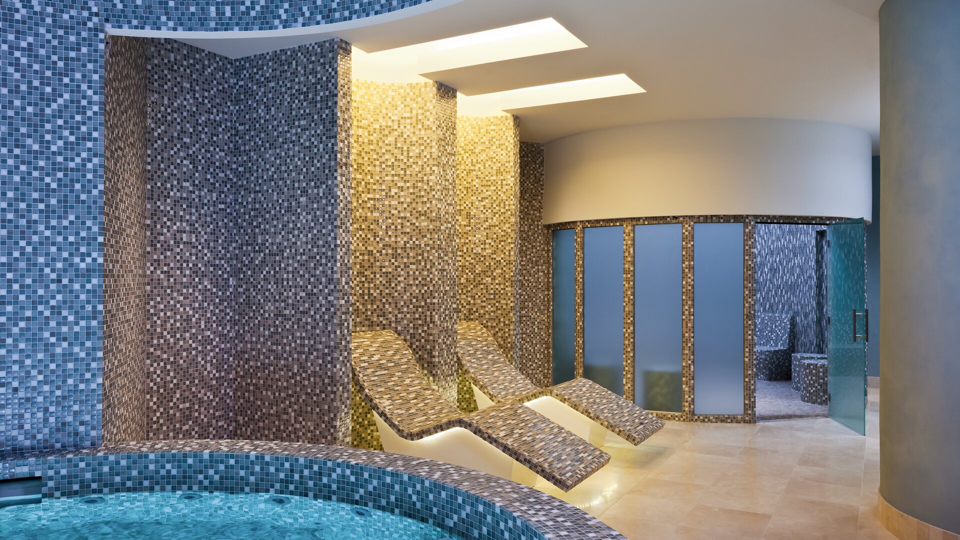 Spa Jacuzzi Seating Area