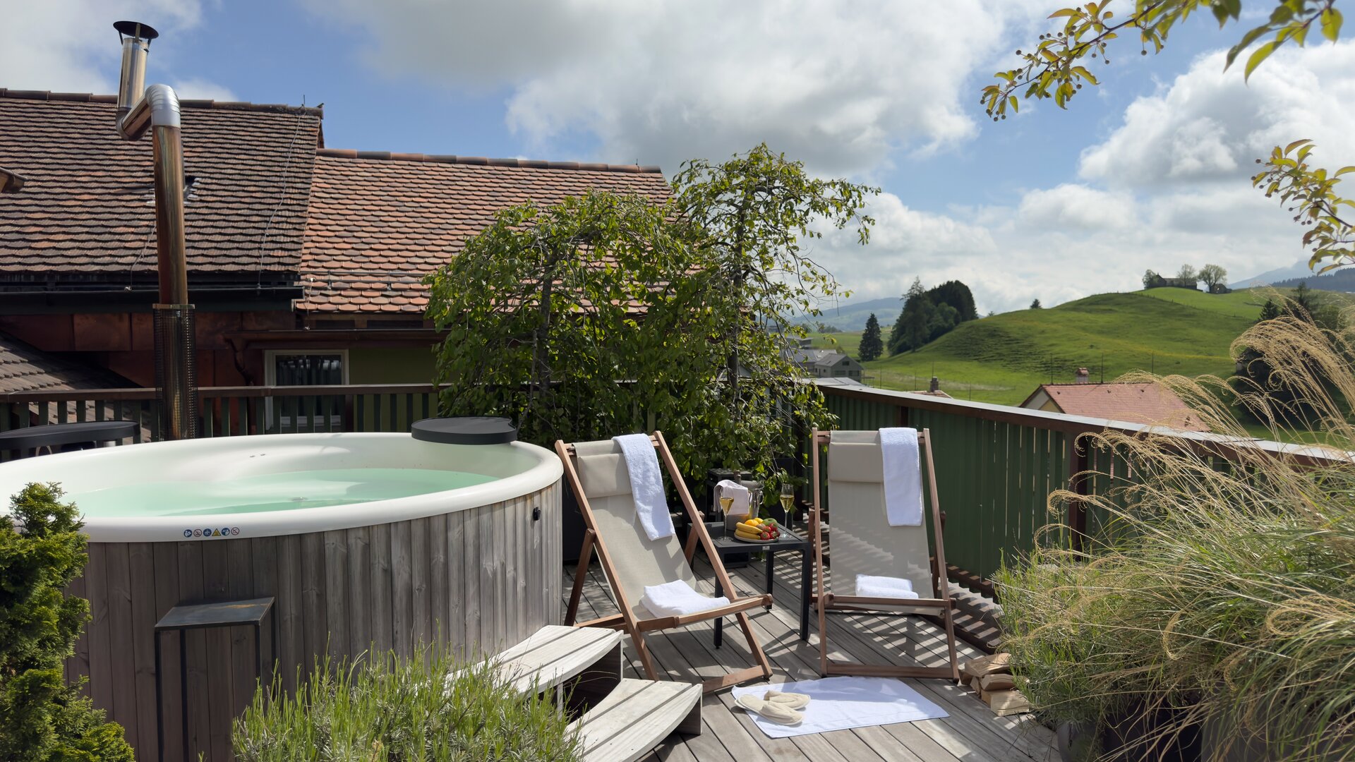 Huus Lowen Spa Hottub