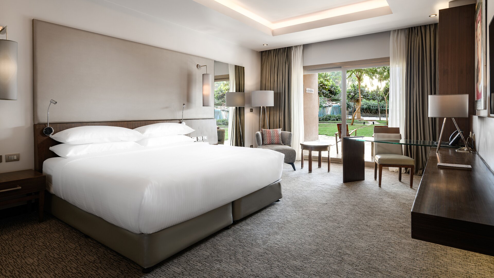 Deluxe King Guest Room
