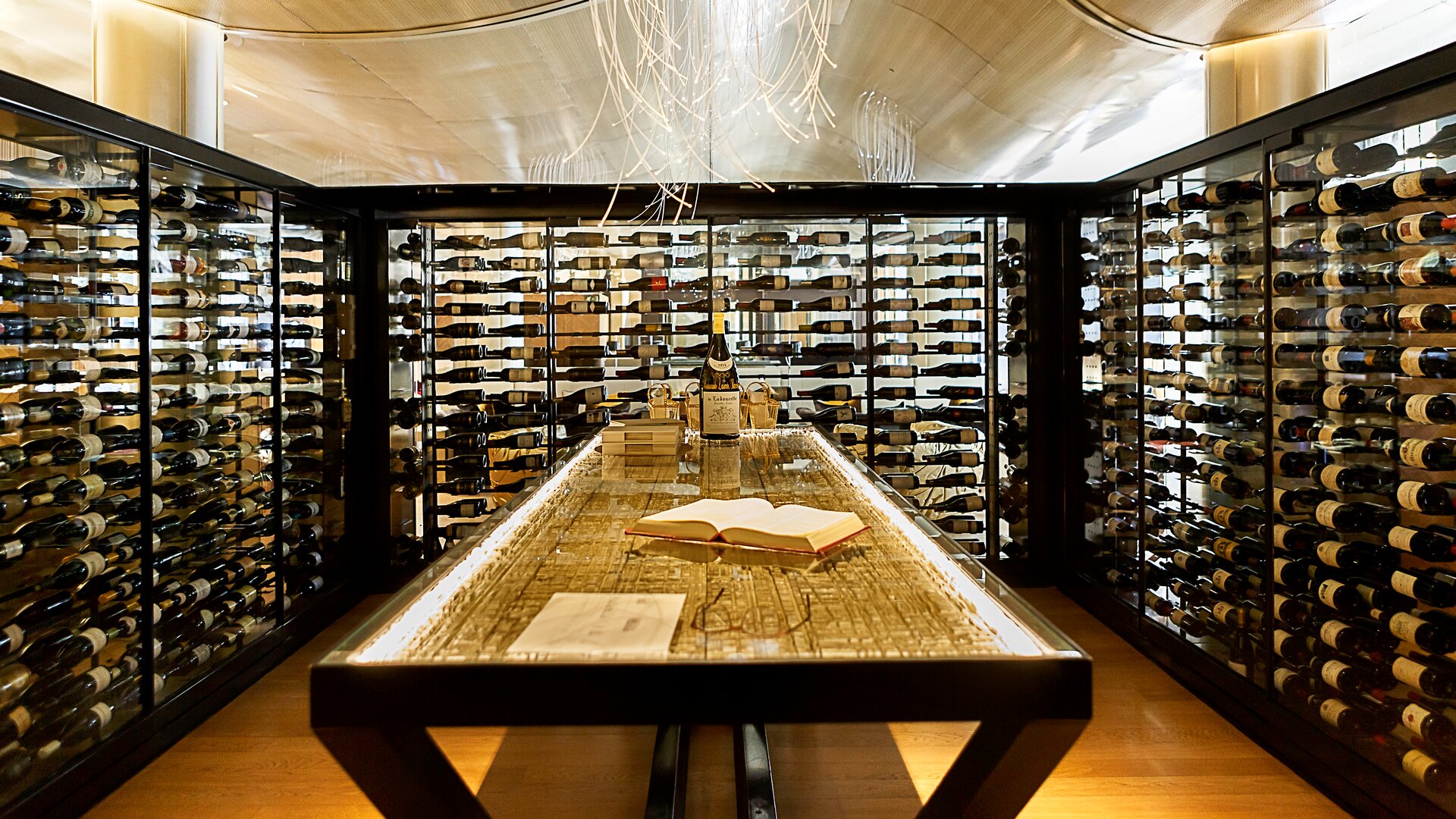 lesarte Restaurant Wine Room