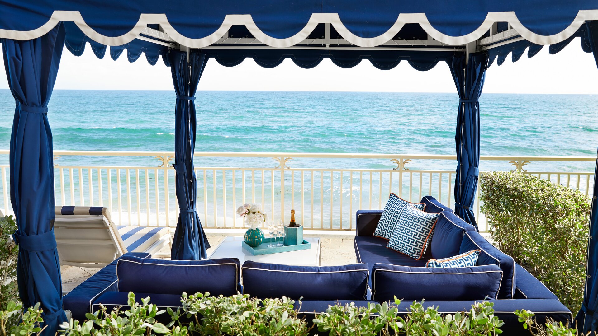 Oceanfront Cabana Lounge