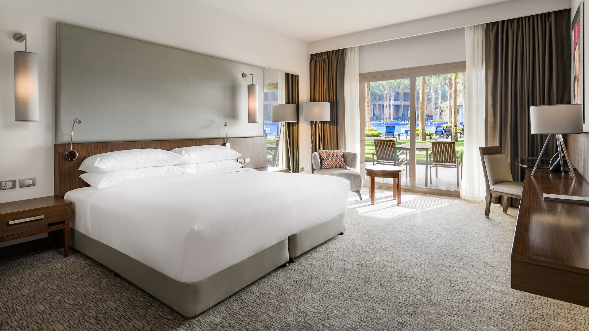Deluxe Pool Access Guest Room