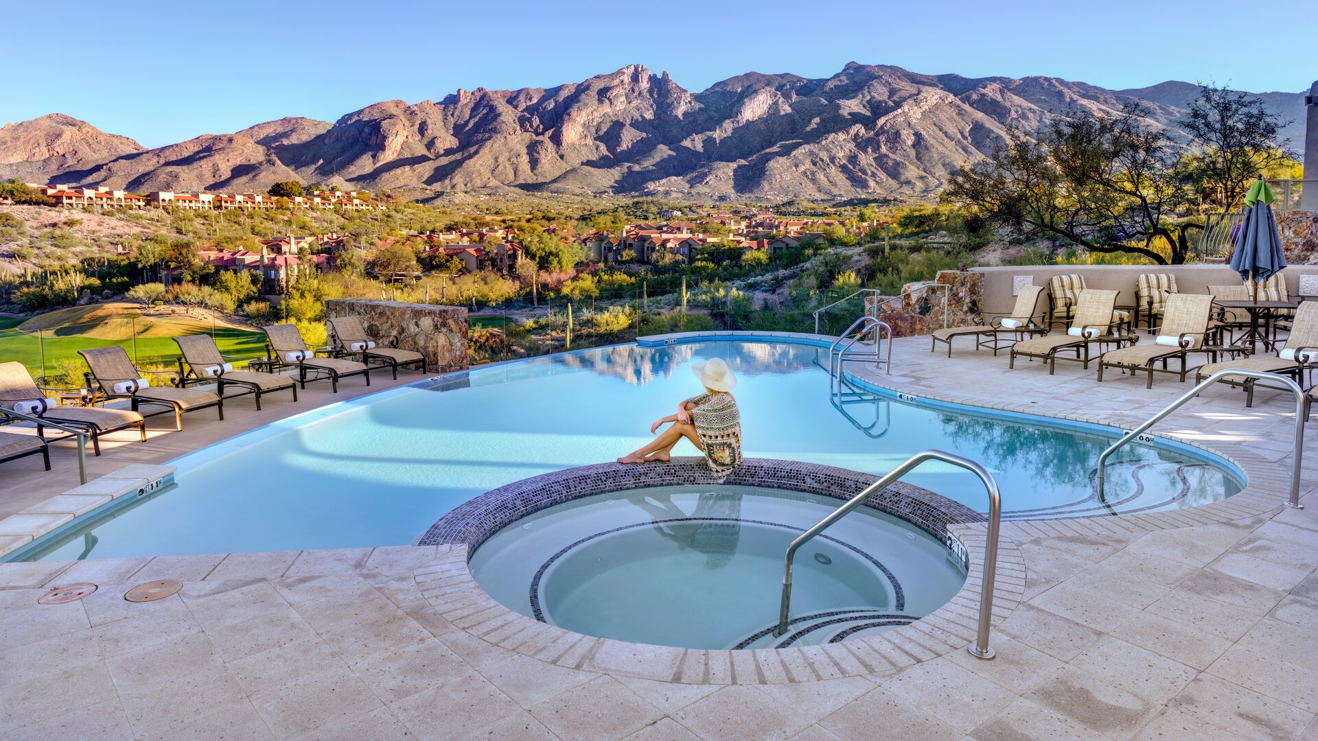 Jacuzzi & Infinity Pool