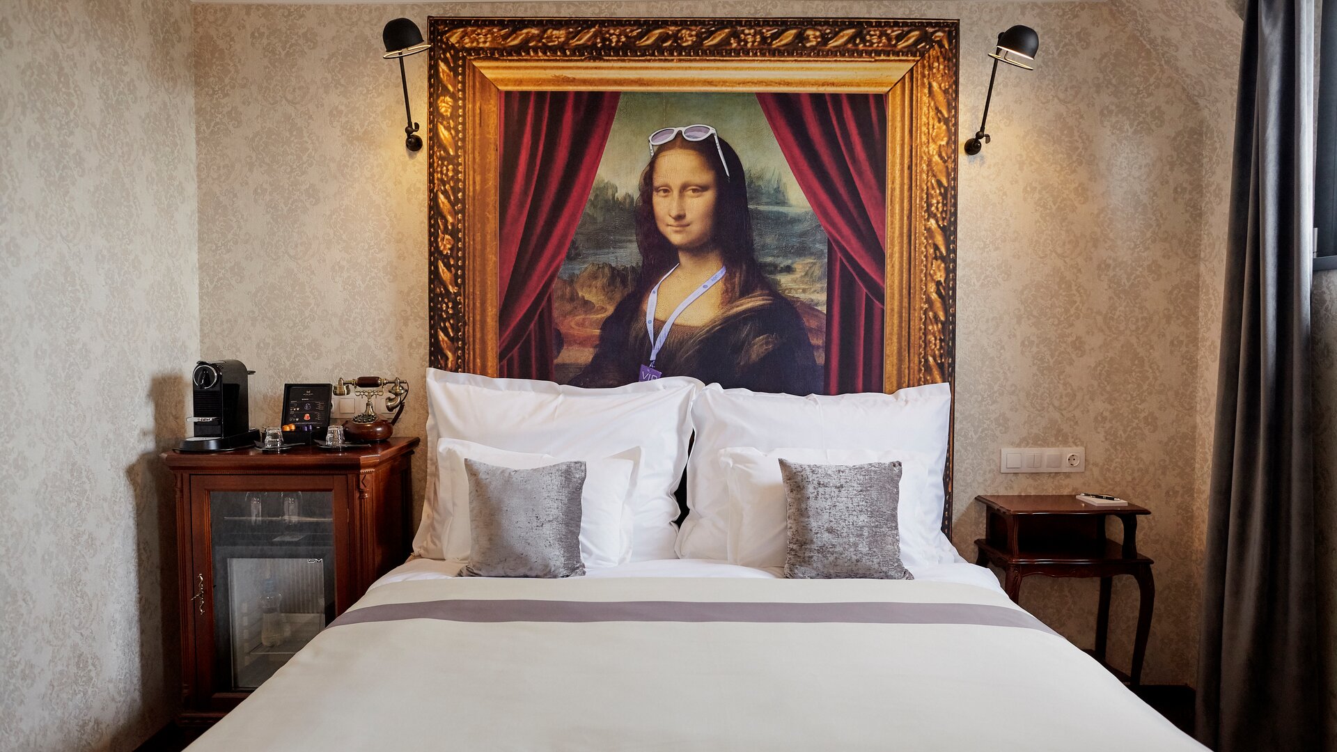 Mystery Suite Bed