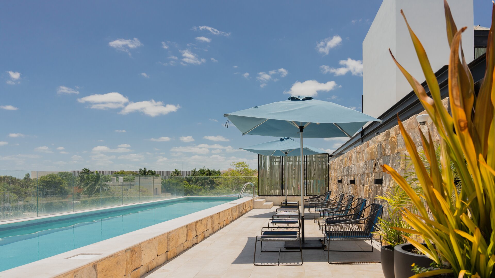 Pool and Lounge Area
