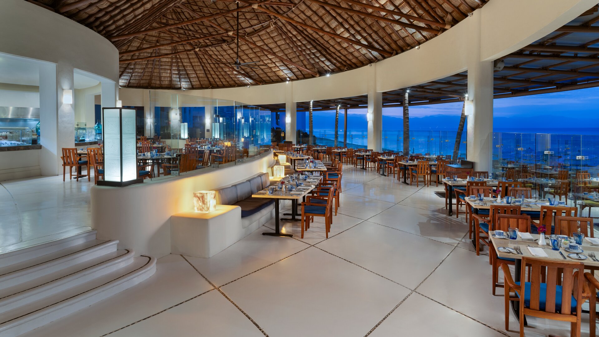 Azul Restaurant Overview