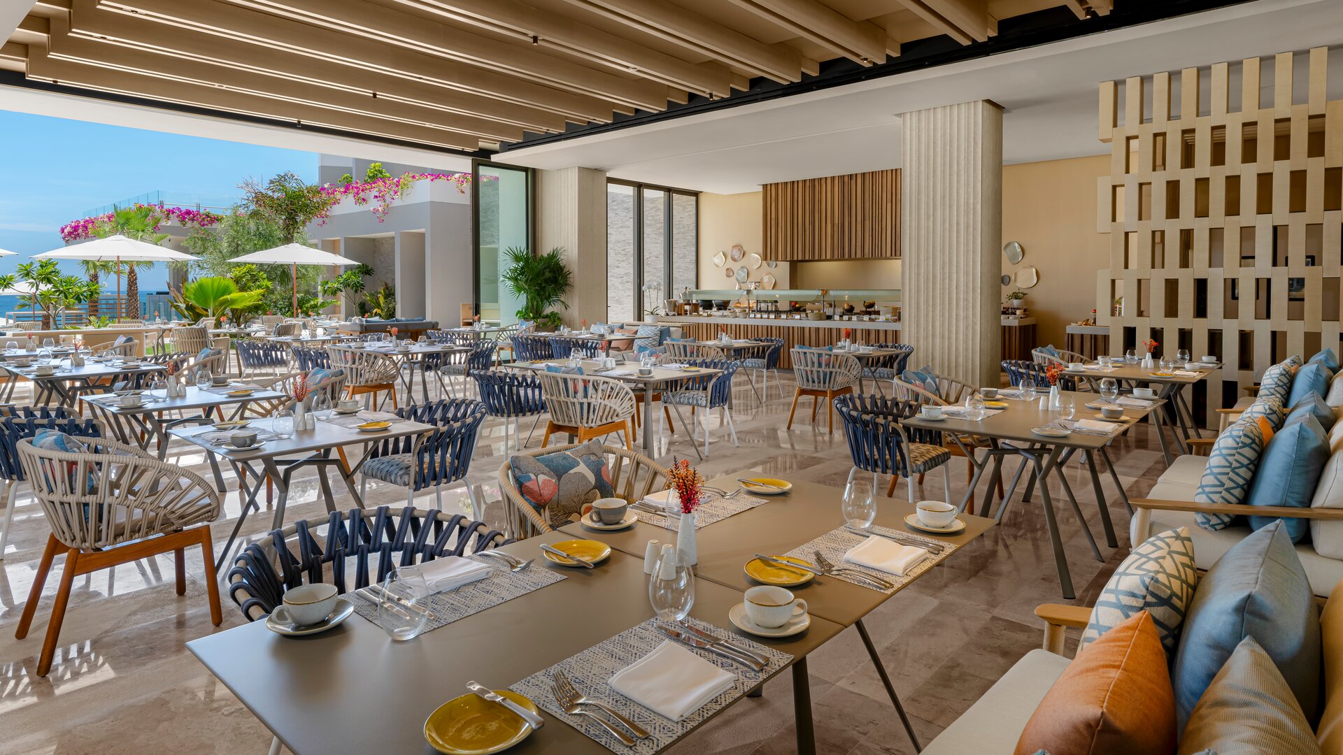 Del Mar Restaurant Interior Dining