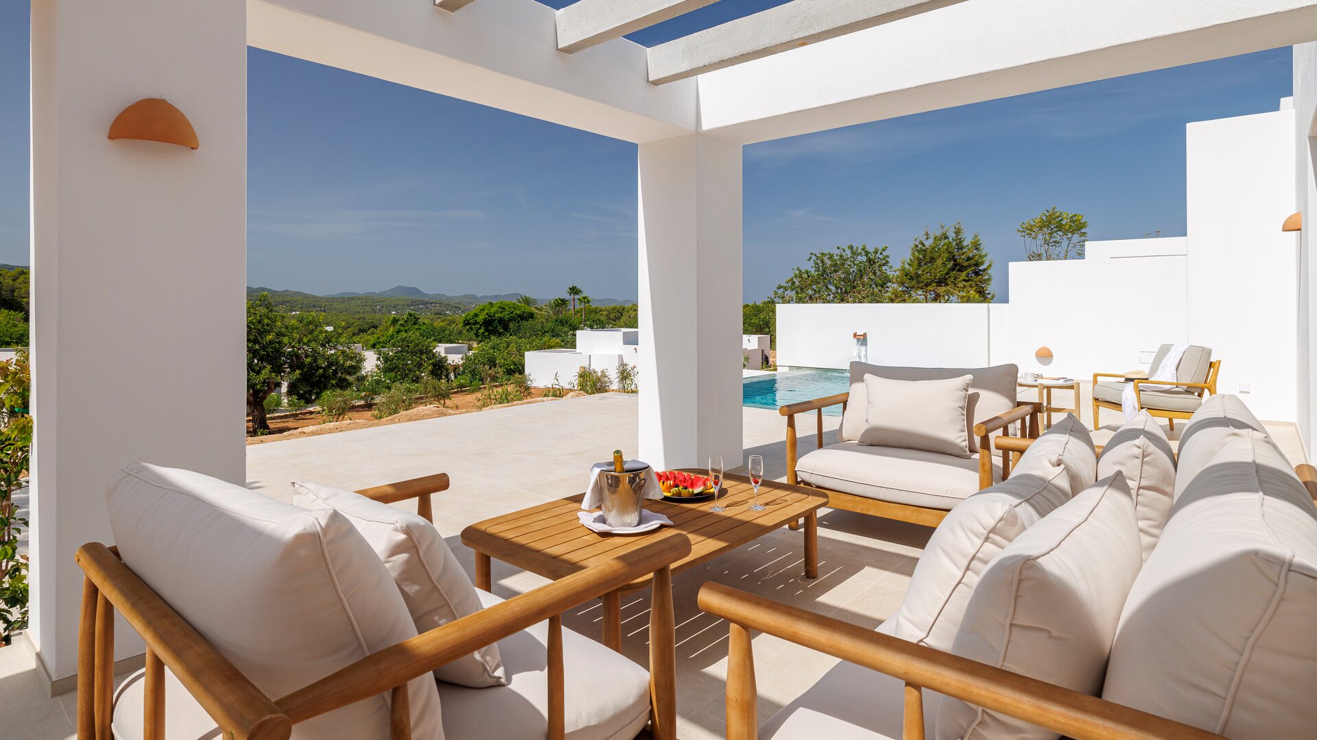 Deluxe Suite Villa Terrace Lounge Area