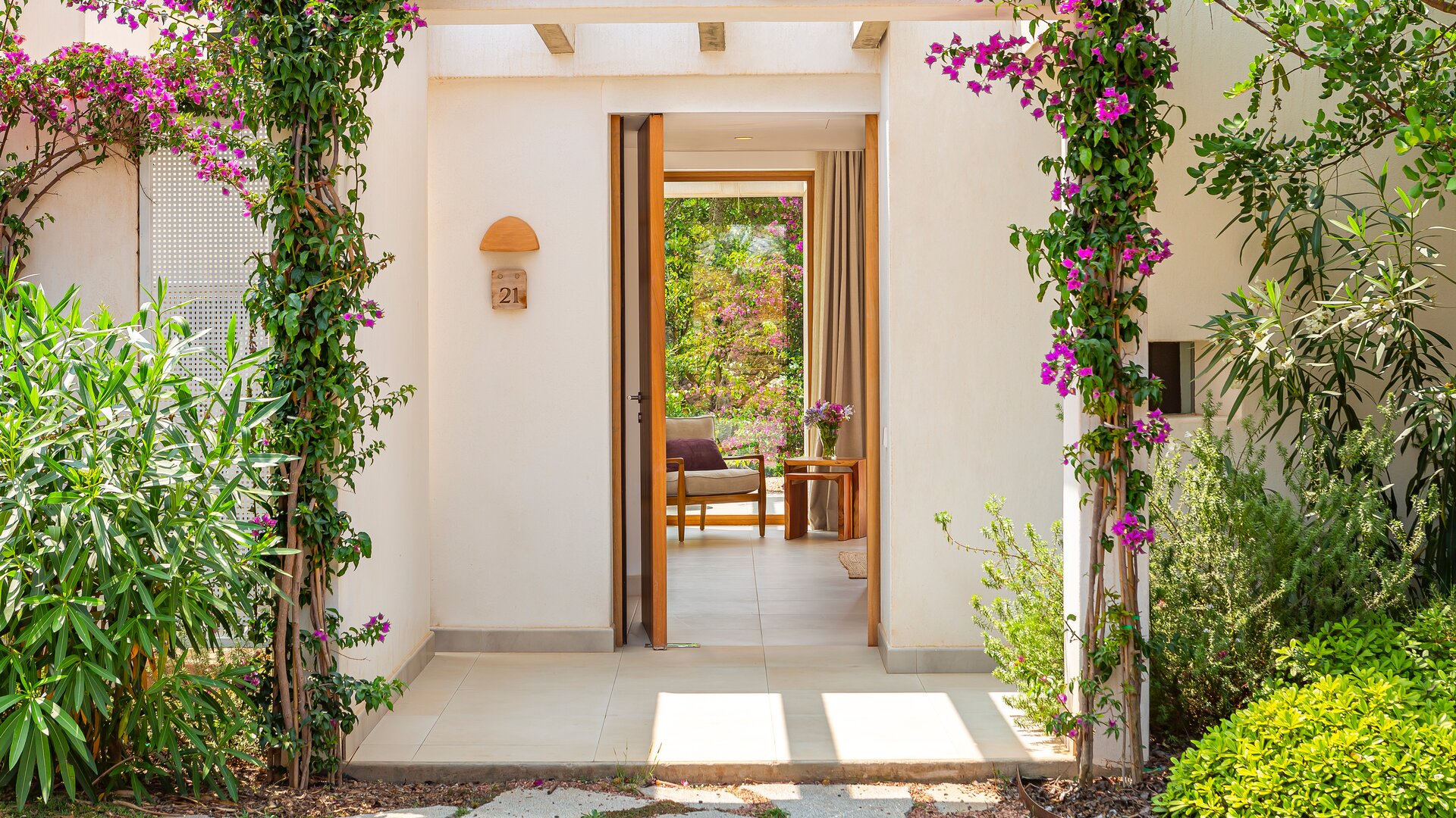 Garden Suite Premium Entrance