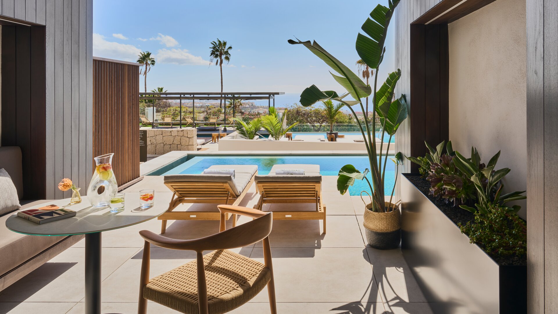 Junior Suite with Swim-Up Terrace