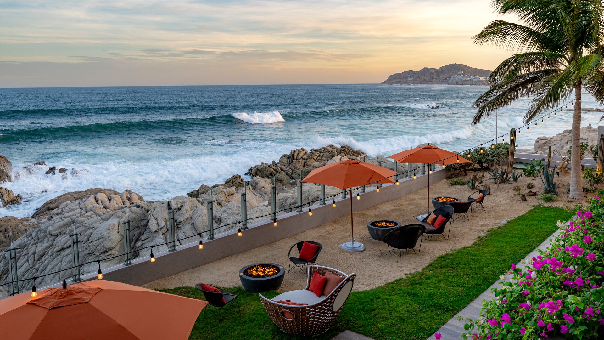 Miramar Bar Beach Lounge
