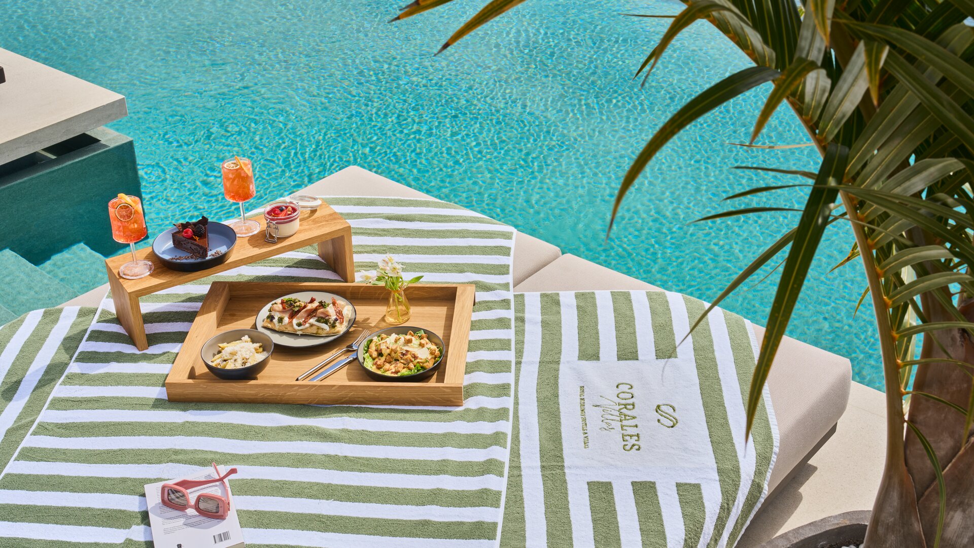 Materia Elemental Bar Poolside Service