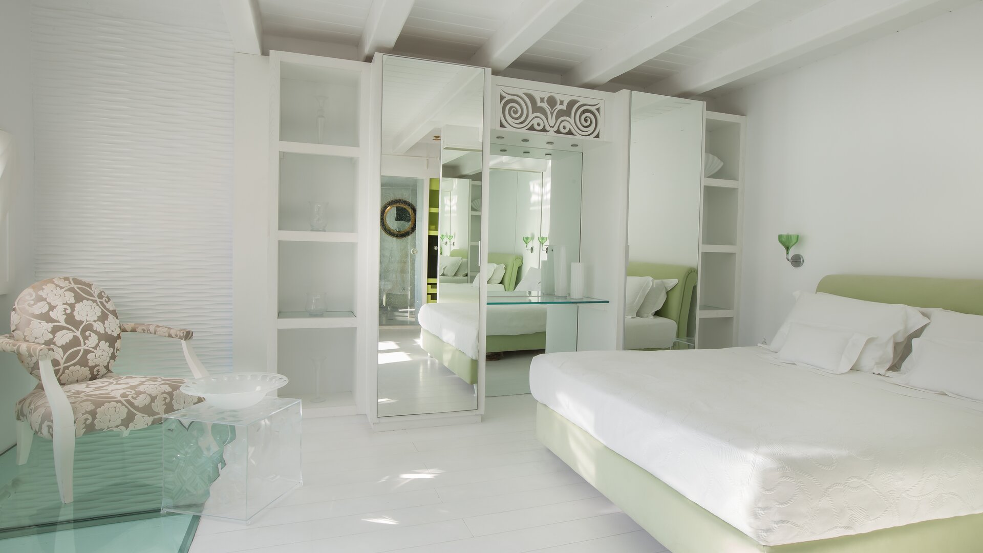 Noah's Waterfront Villa Bedroom