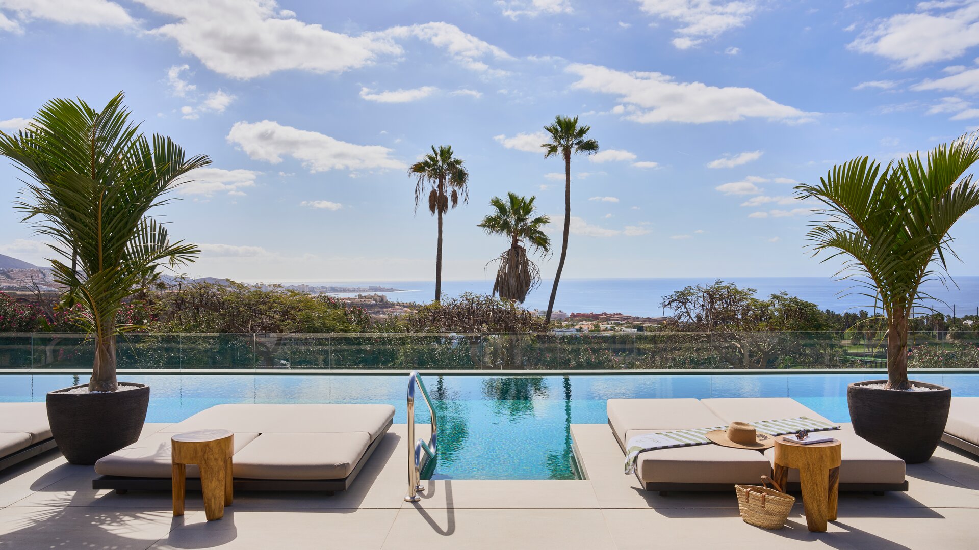Main Pool View to Sea