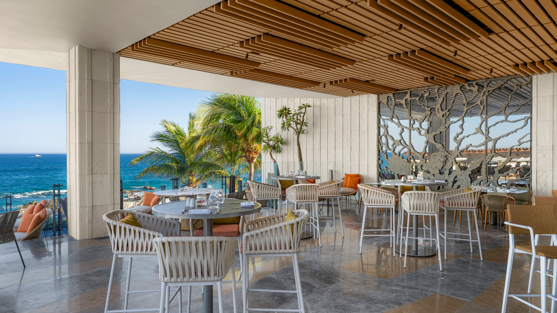 Roca Snack and Bar Restaurant Outdoor Dining