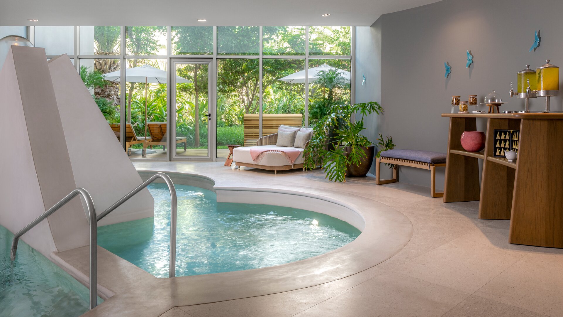 Grand Velas Boutique Los Cabos | Se Spa Pool with View and Access to Garden