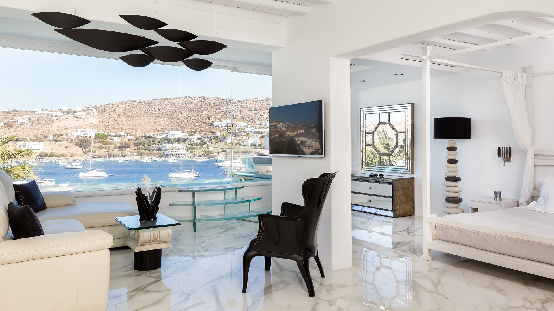 Signature Suite 130° with Private Pool Interior