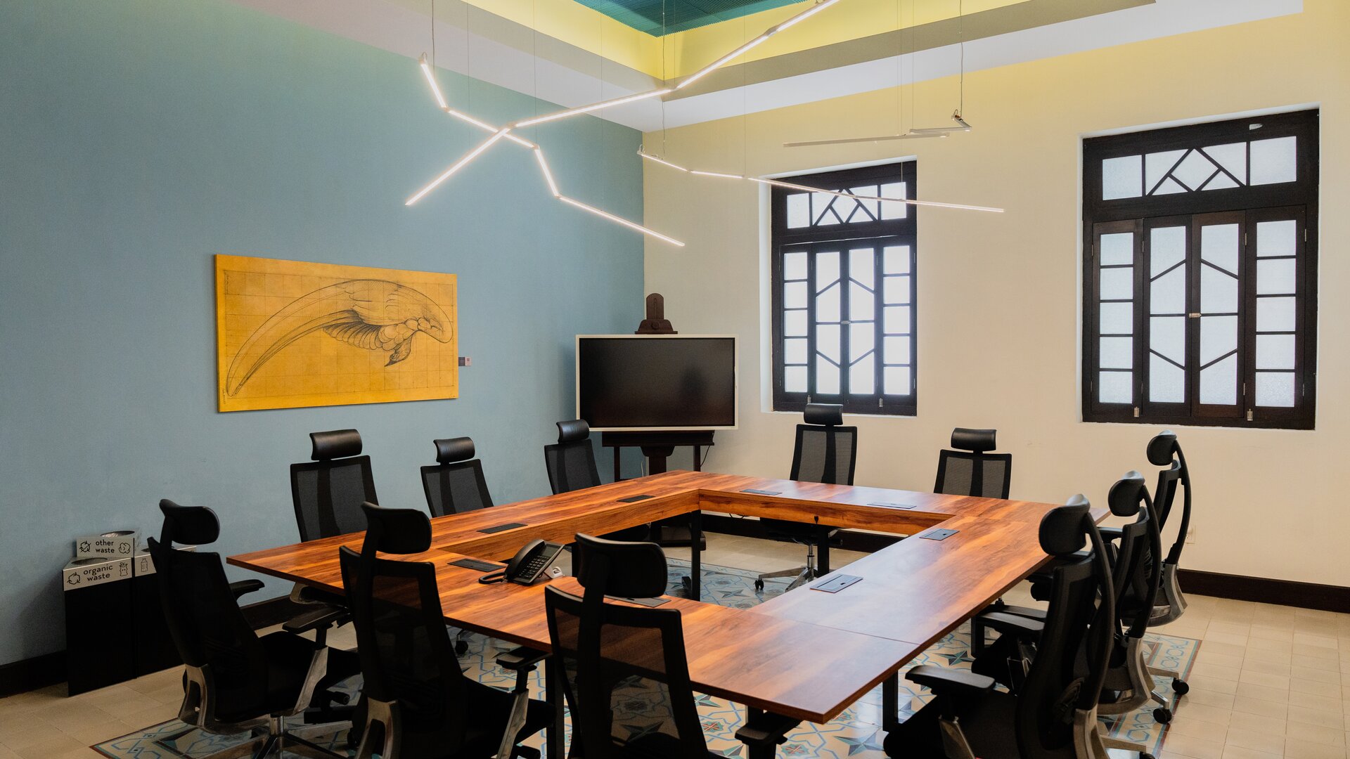 Casona Meeting Room Square Shape Setting