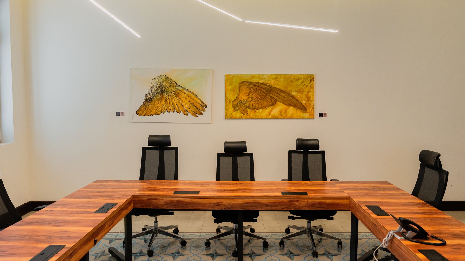 Casona Meeting Room Square Shape Setting