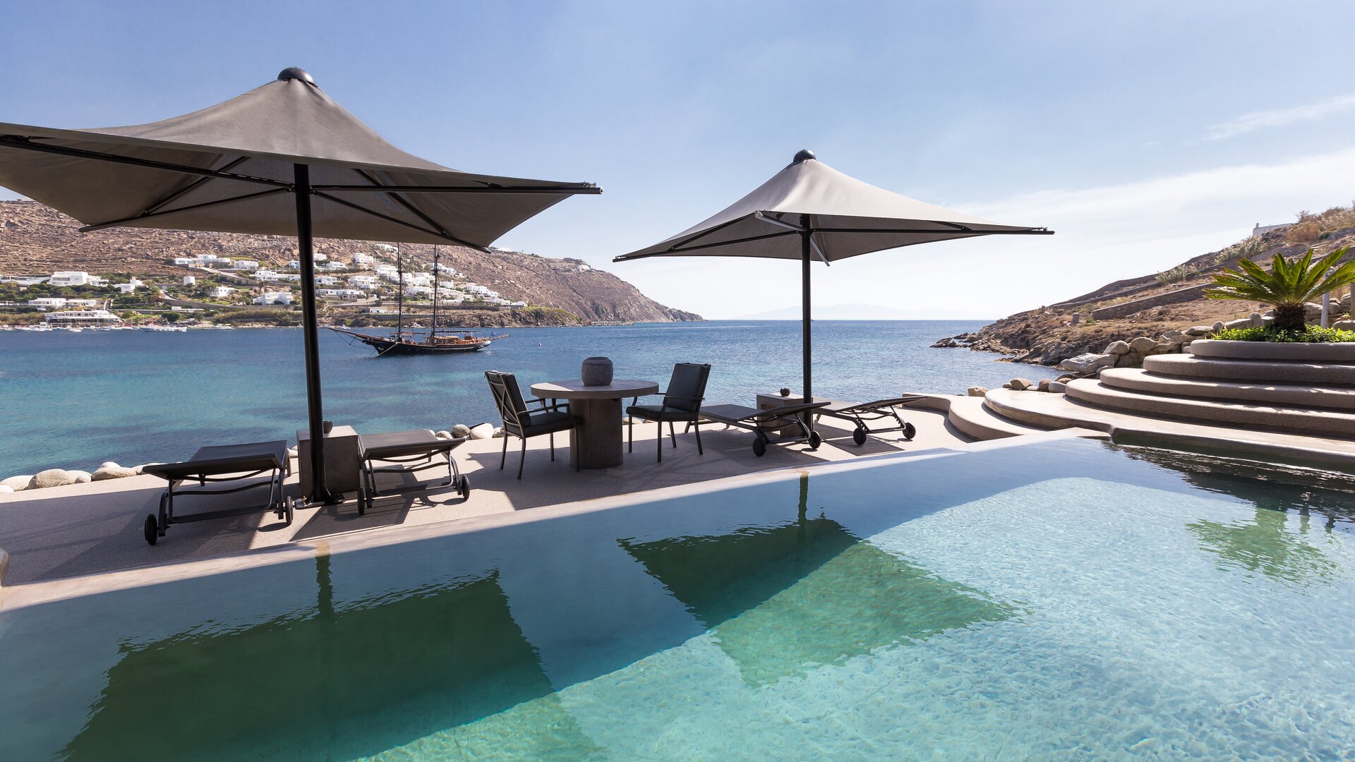 Villa Hideaway with Private Infinity Pool and Terrace